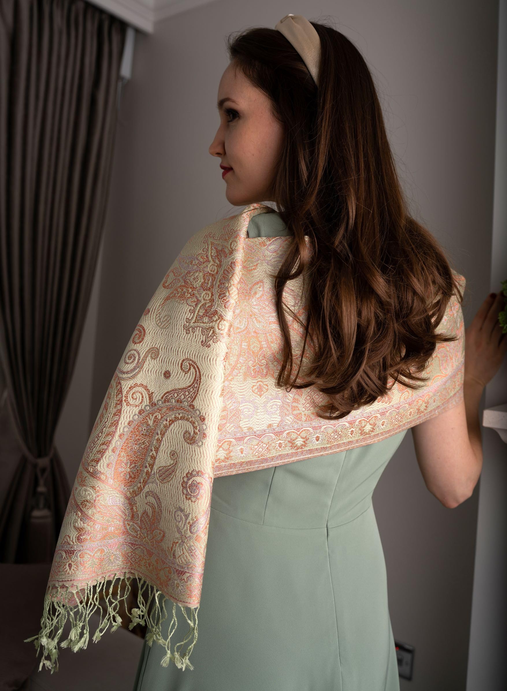 Sciarpa di seta Paisley oro metallizzato e rosa, sciarpa leggera, sciarpa da sposa, sciarpa da donna, regalo per lei, sciarpa da spalla, sciarpa estiva, sciarpa primaverile, Giallo e