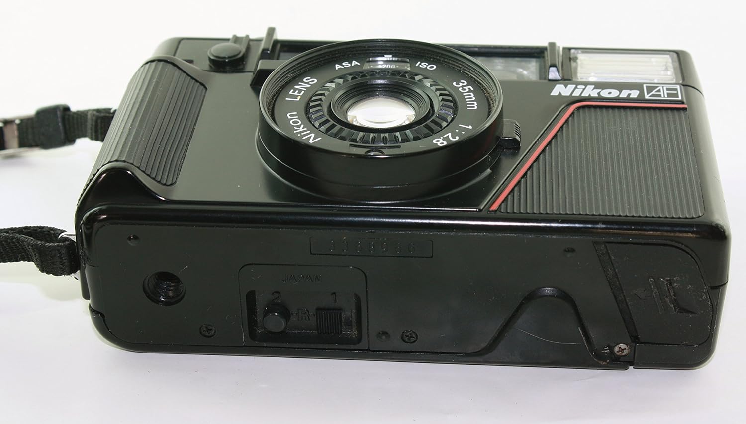 Đứng đầu view Hình ảnh máy ảnh Nikon L35AF hiển thị công tắc BẬT/TẮT.