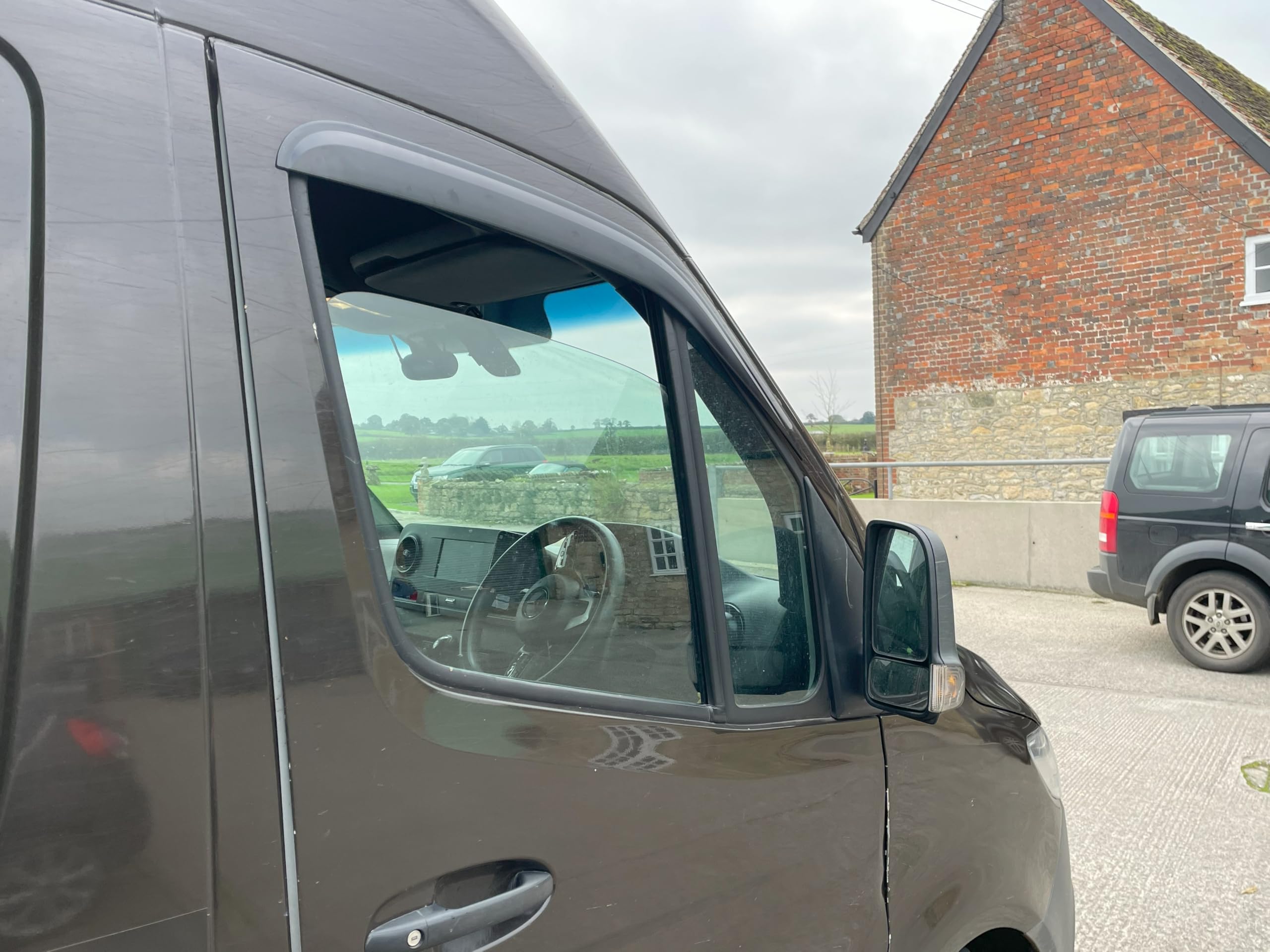 AUTO CLOVER Windabweiser-Set für Mercedes Sprinter/VW Crafter ab 2006 (2 Stück)