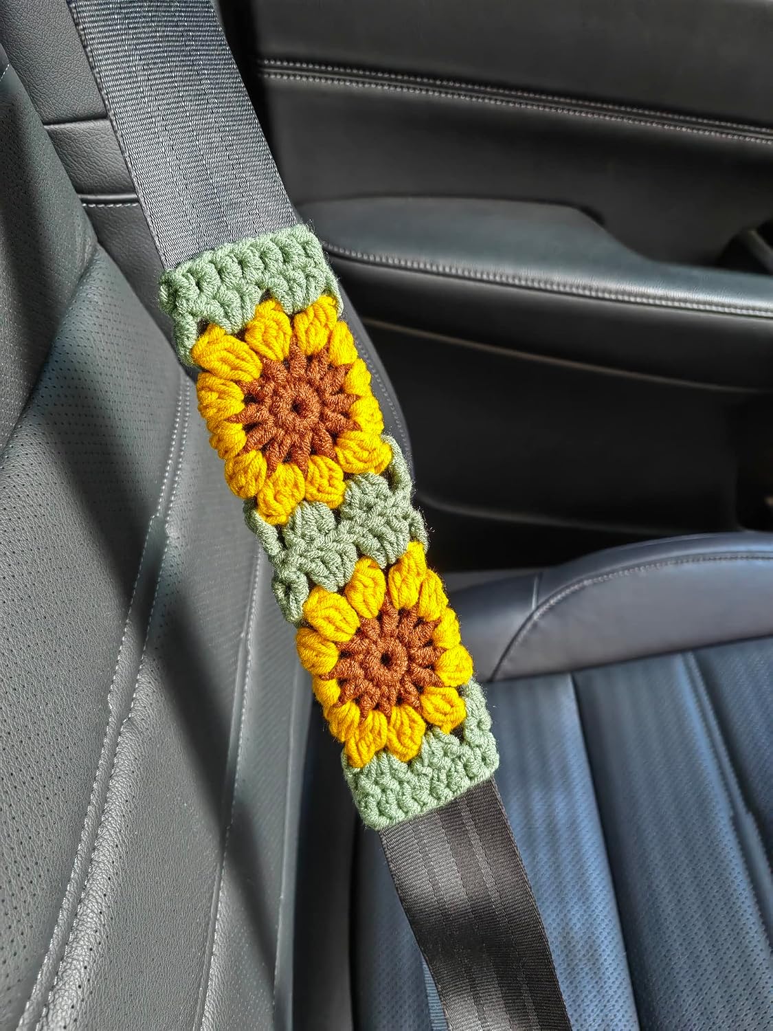 YDMZZB Crochet Steering Wheel Cover,Sunflower Crochet Steering Wheel Cover,Car Steering Cover,Steering Wheel Cover for Women (Steering Wheel Cover+2 Seatbelt Covers)