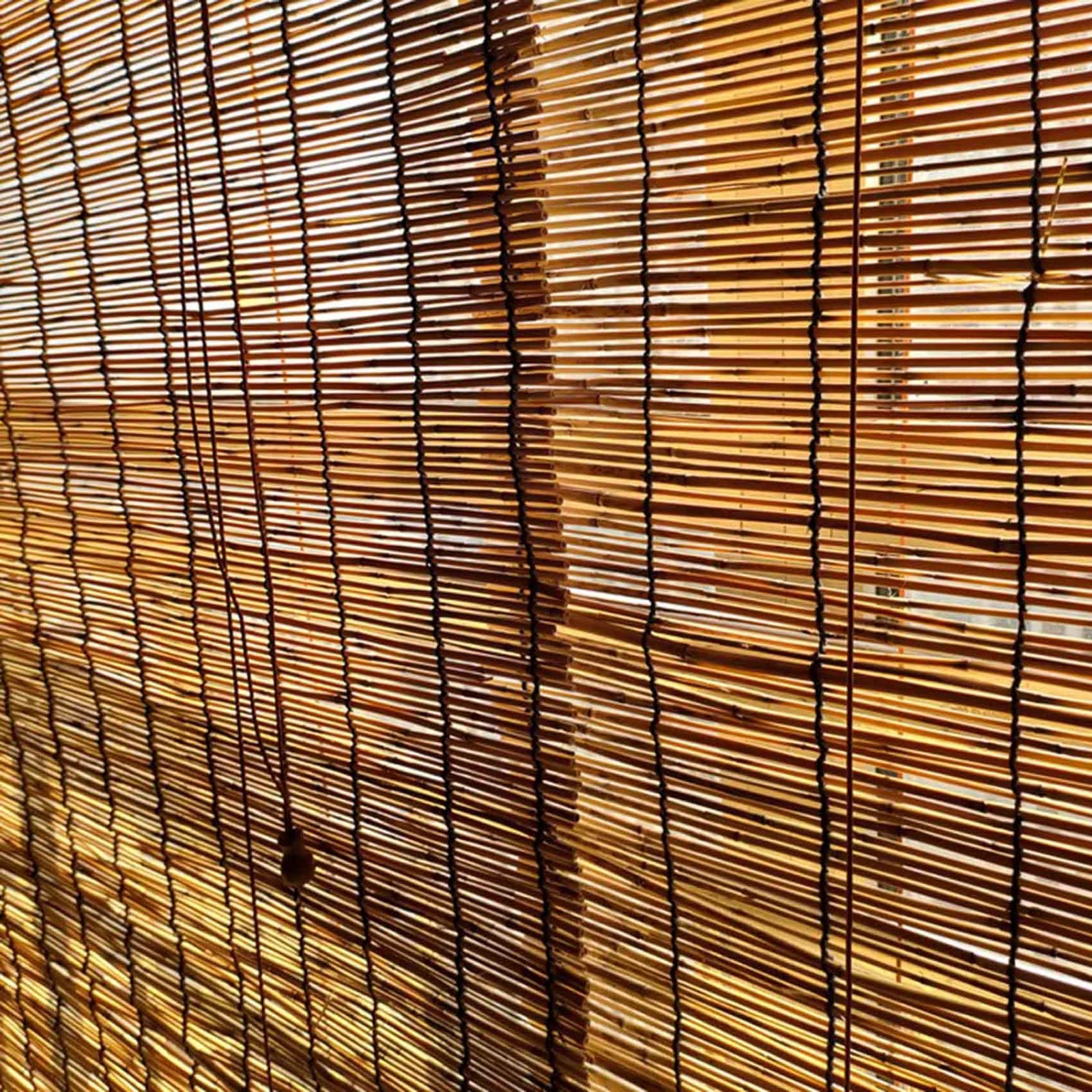 Store enrouleur en roseau et bambou naturel filtrant la lumière W80xH120cm