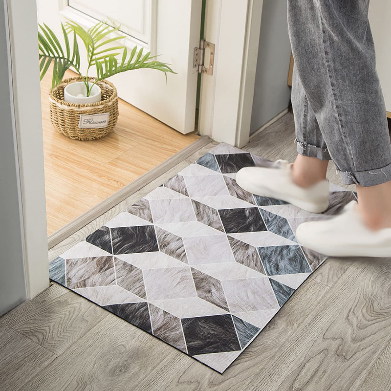 Amazon｜[DLAWF] 幾何柄 玄関マット スタイル 泥落とし おしゃれ 室内 屋外 北欧 80*120cm ゴムマット 滑り止め 吸水 洗える  業務用 家庭用 玄関マット屋外 室内 業務用 北欧風 おしゃれ 汚れ落とし 大きめ 大きいサイズ 幾何学柄 風水 水洗い 低反発 滑り止め 抗菌防臭  ... [DLAWF] 玄関マット シンプル 大判 幾何学 80*120cm 吸水 玄関 洗える 北欧 防臭 抗菌 滑り止め スタイル フロ