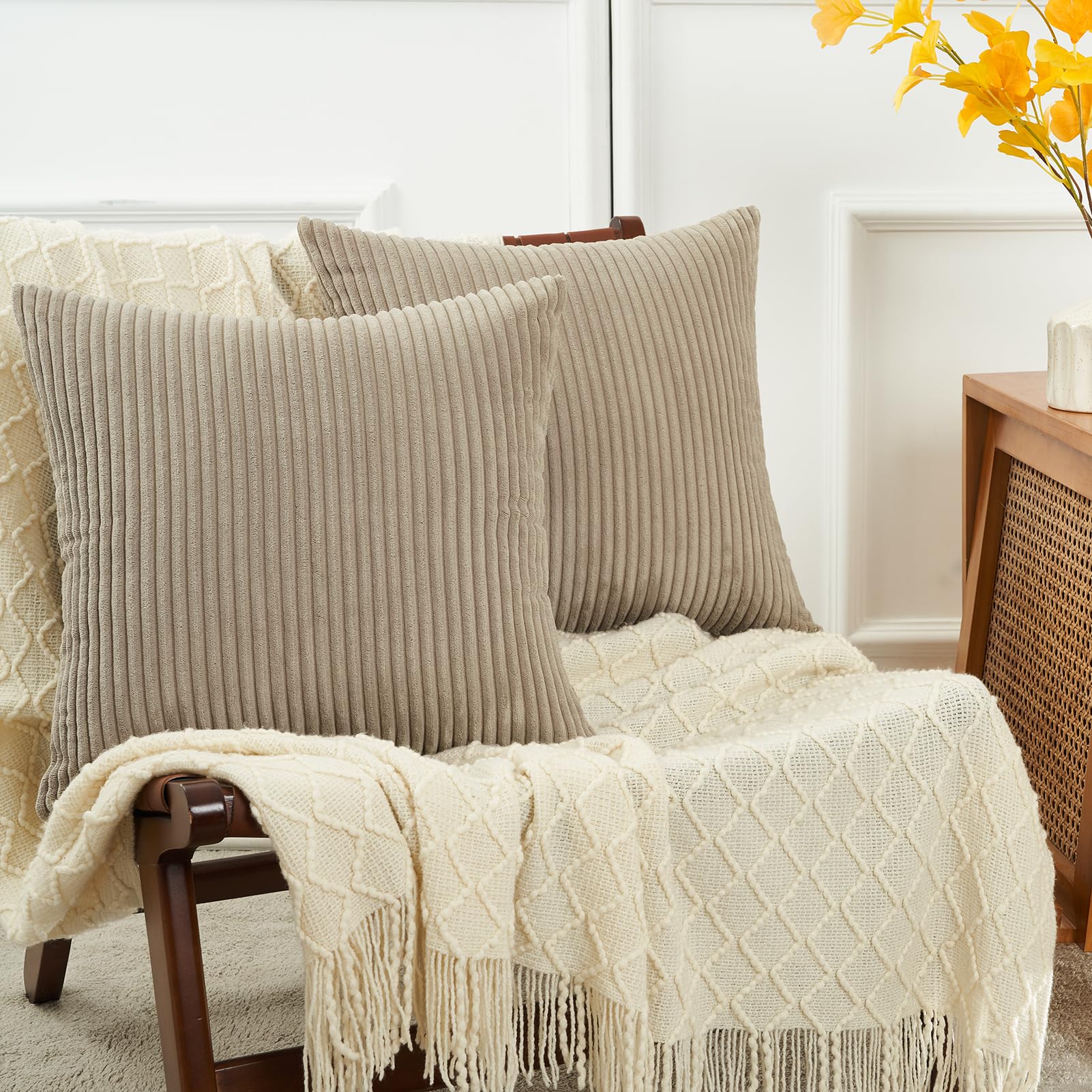 Artscope Lot 2 Housses Coussin 40x40 Cm Cuir Doré Coutures Ondulées – Beige Élégant Et Moderne