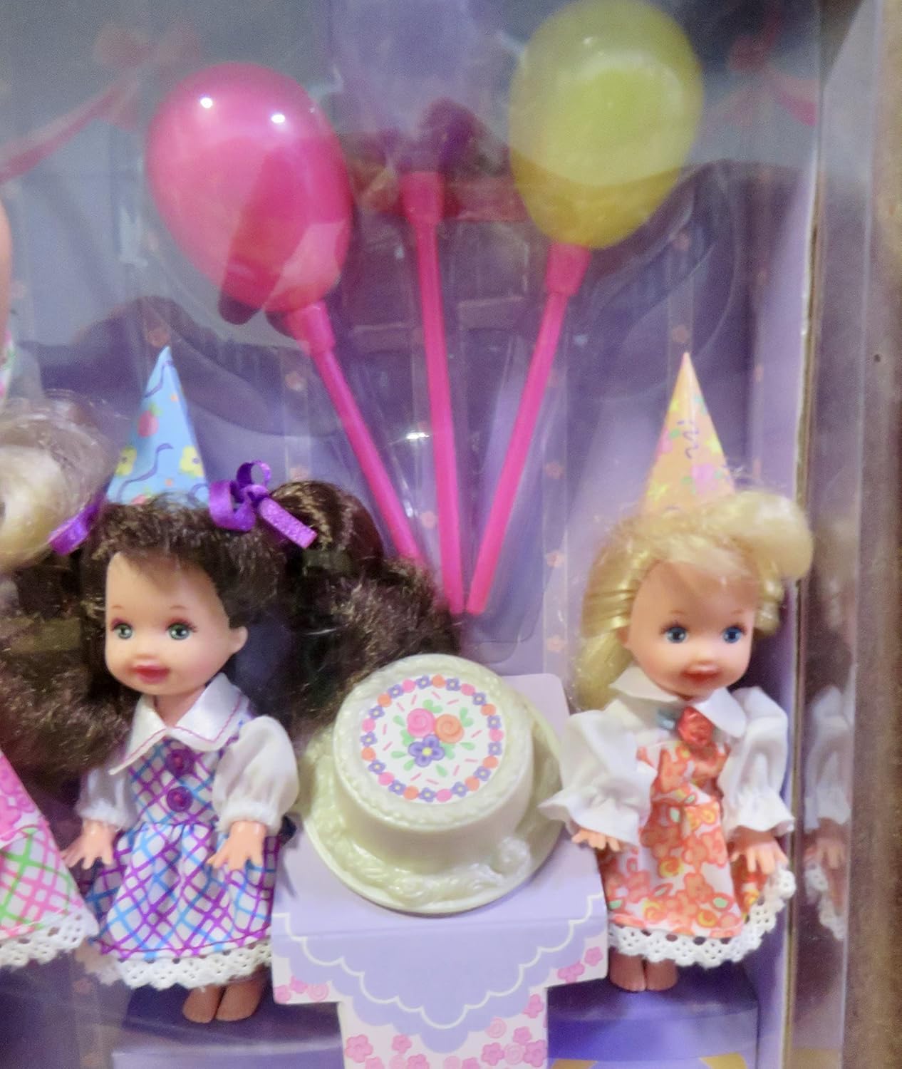 Product Deal Barbie Birthday Fun KELLY Giftset Special Edition w Barbie, Kelly & Chelsea Dolls & Accessories (1996)