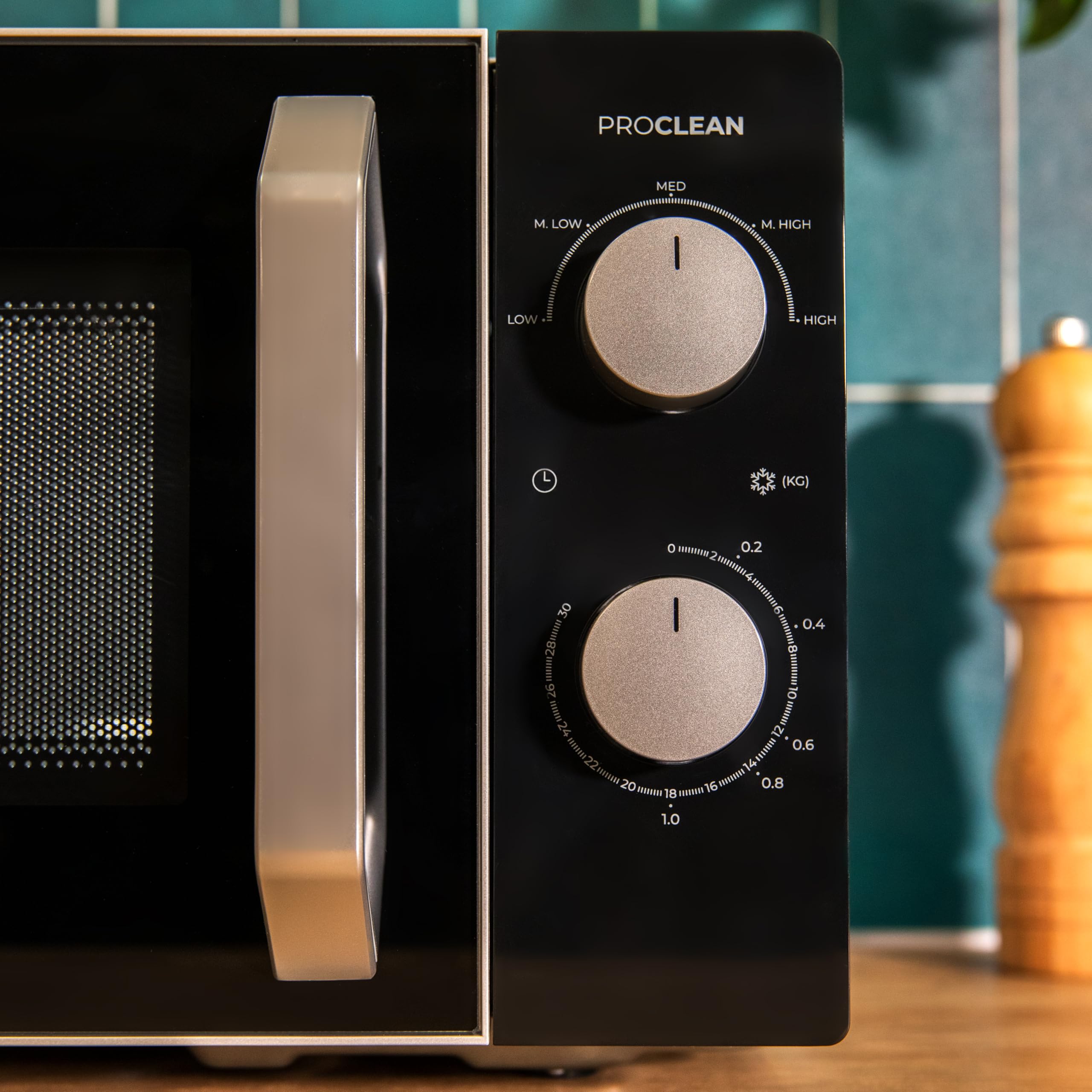 Cecotec Forni a Microonde Combinati con Grill 19L Proclean 2010 Inverter. 700W, Capacità di 19 Litri, 5 Livelli di Potenza, Piatto Girevole da 245 mm, Timer fino a 30 Minuti e Avvisatore Acustico.