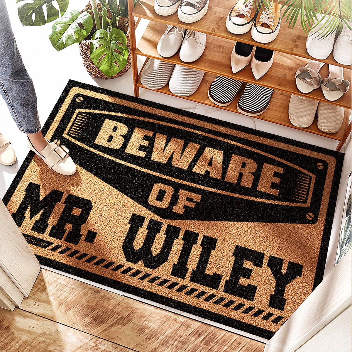 Tapis d'entrée floral inscription Beware Of Mr. Wiley style Home Sweet Home