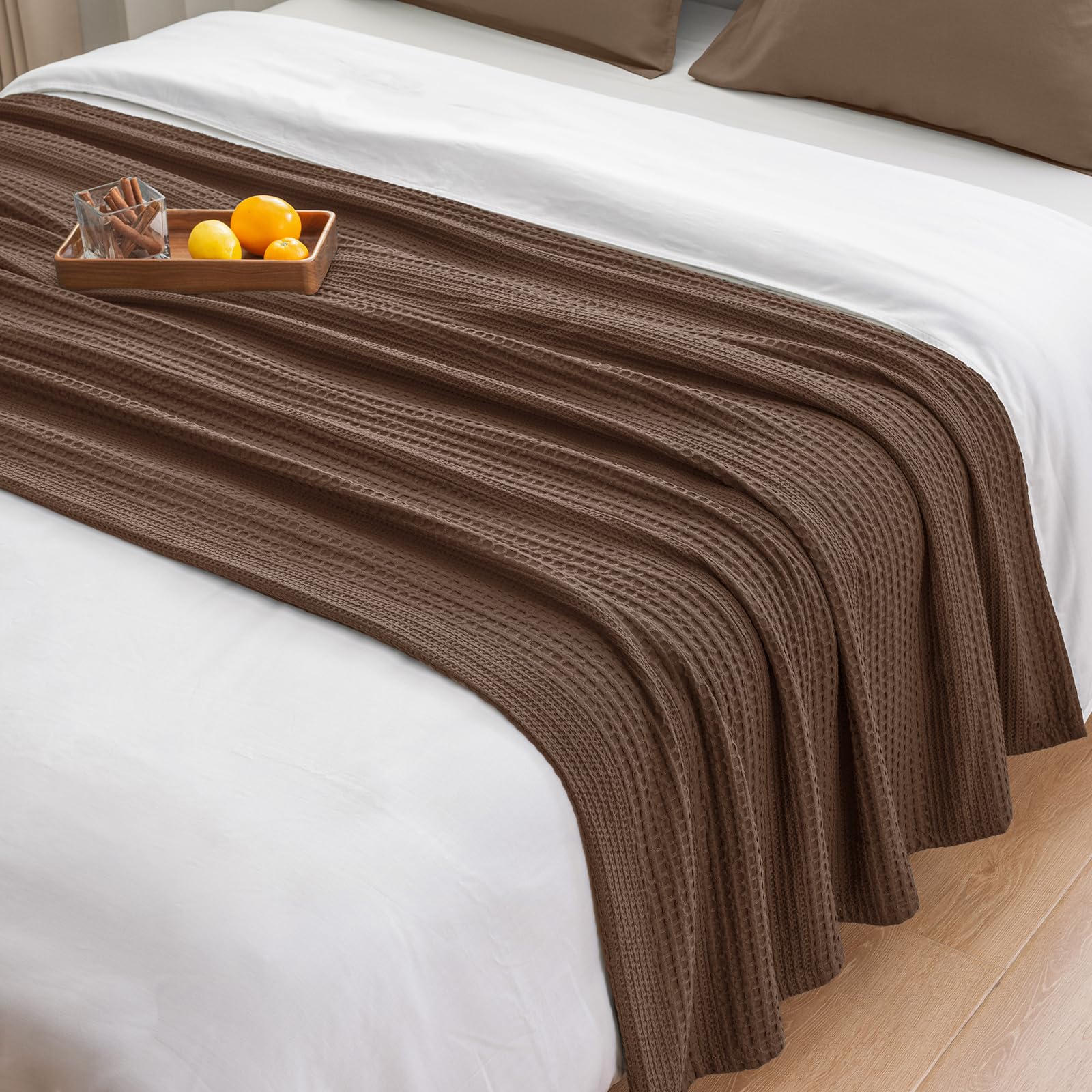 PHF Leichte Waffeldecke 220 x 240 cm, Atmungsaktive & Ultraweiche Kuscheldecke in Waffeloptik, Dünne Decke für Frühling & Sommer, Bett & Deko - Schokolade