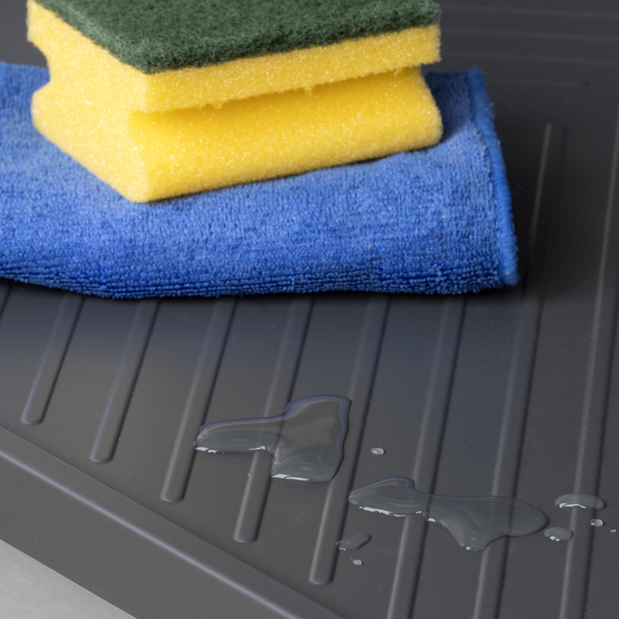 Emuca - Protezione per fondo di mobile da cucina, fondo sotto lavello M60, 568 x 580 mm, spessore 16 mm, Tecnoplastica, Grigio antracite