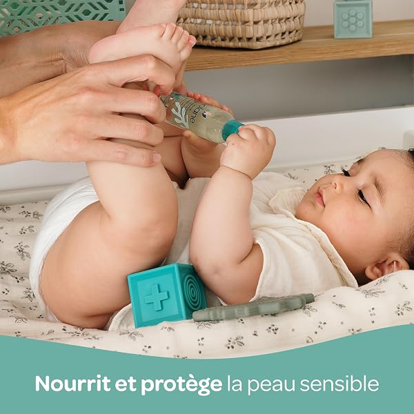BIOLANE - Huile d'amande douce - Bébé -Protège la peau - Vitamine E - Soin - Bain - Massage - 100% d'origine naturelle - Fabriquée en France - 3