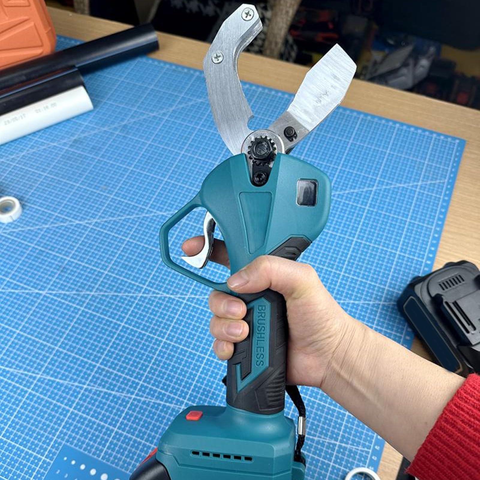 Tubo Eléctrico Cortador de Litio Herramienta de Corte de Tubo de Batería de Litio para Tuberías de Polipropileno HDPE con de Silicona Colgante Colgante 100‑240V (Enchufe de la UE)