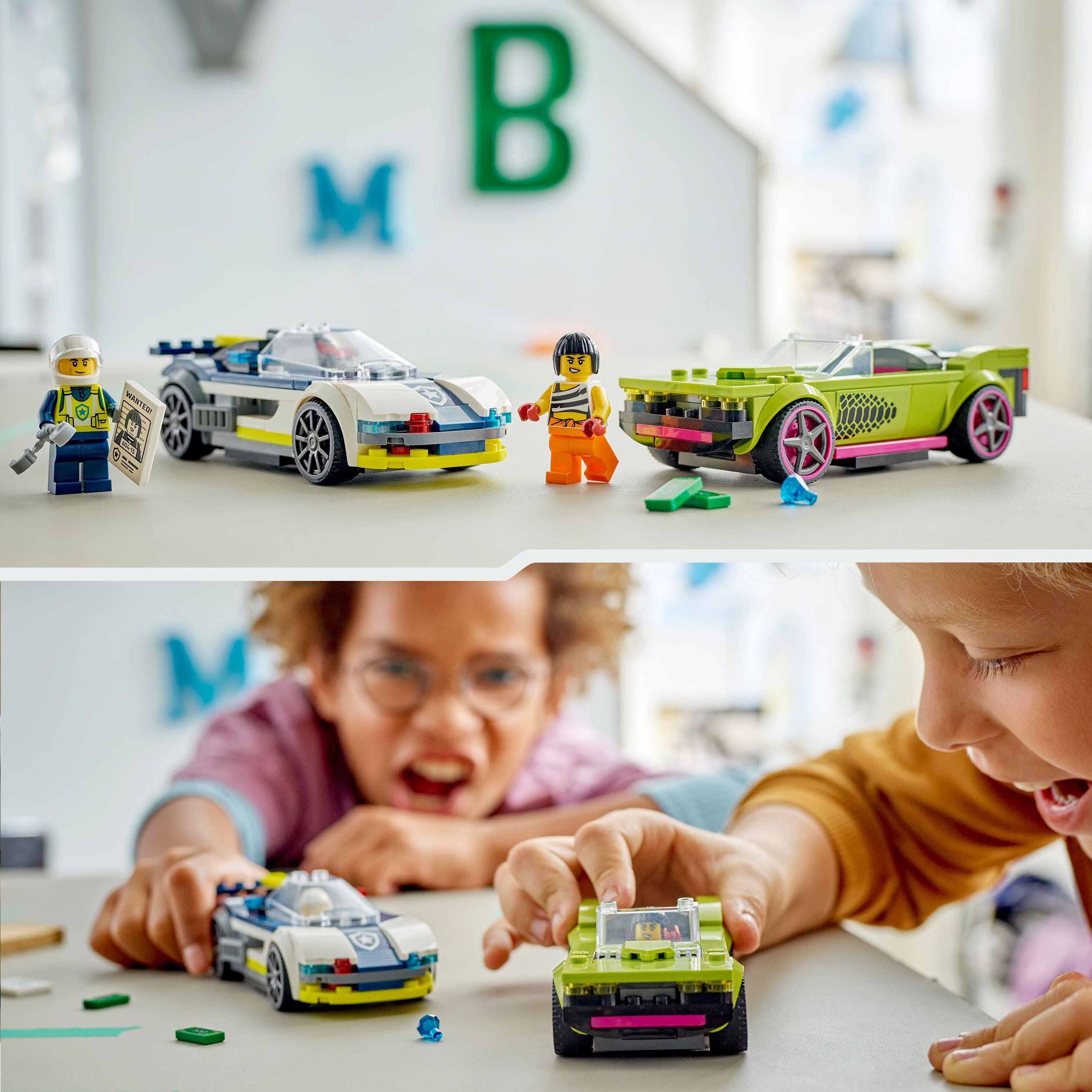 LEGO City La Course-Poursuite Entre la Voiture de Police et la Super Voiture, Jouet Imaginatif et de Rôles, Minifigurines d'Agent et Voleuse, Cadeau pour Garçons et Filles Dès 6 Ans 60415