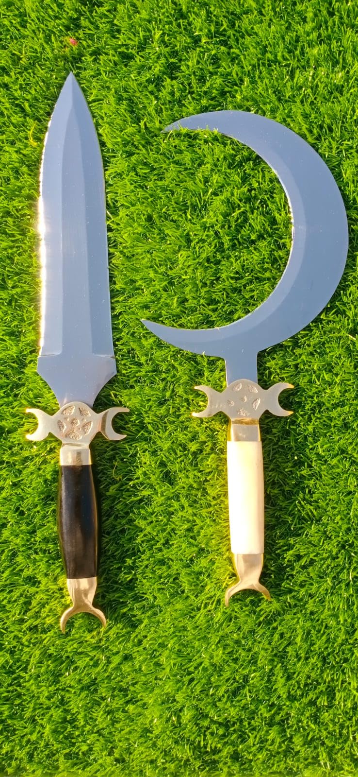 Druid's Crescent Moon Ritual Athame Curved Knife, 2Pcs Crescent Moon Shaped Knives Set made from Carbon Steel Blade, Crescent Knife Camel Bone Handle, Athame Ritual Knife Horn Handle