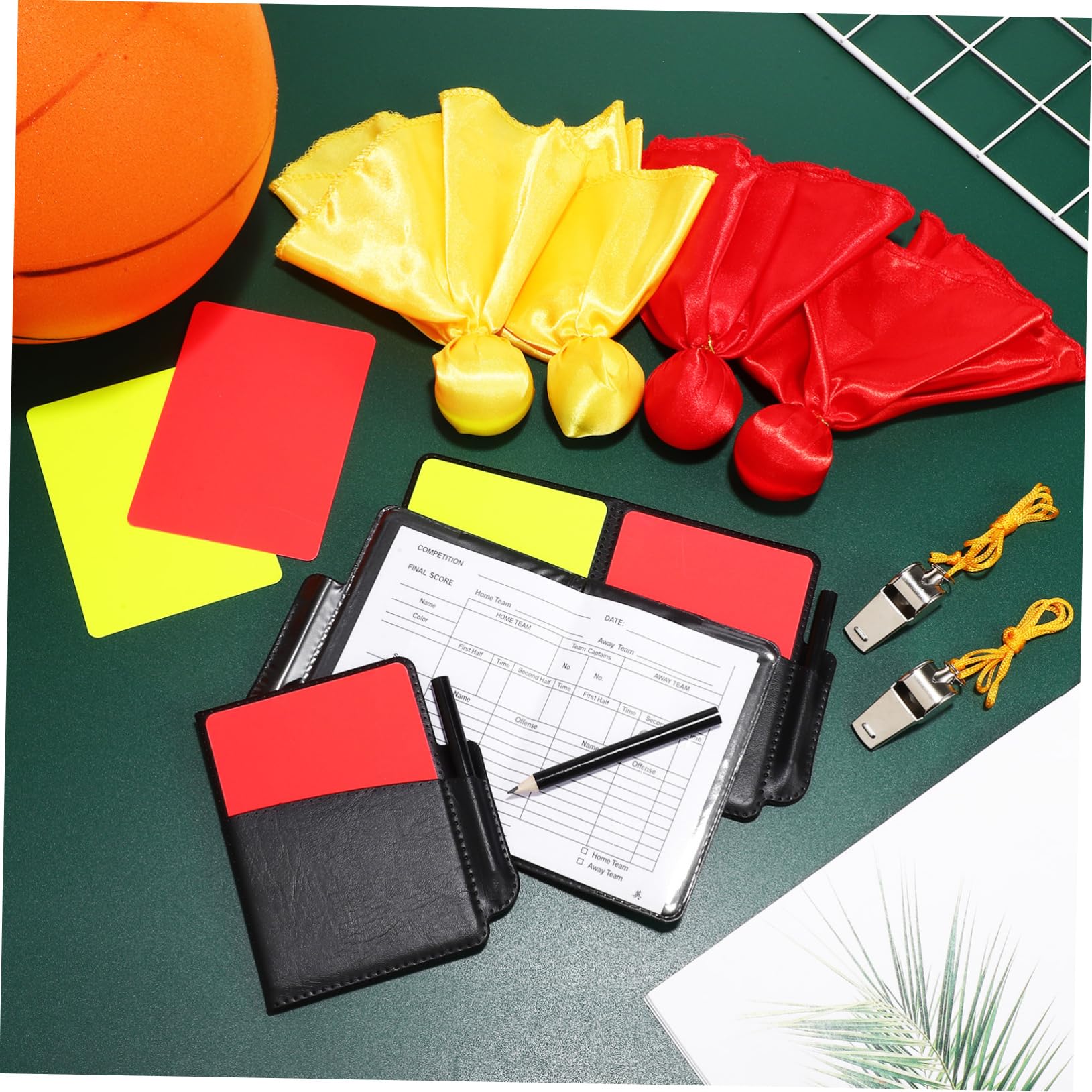 YARNOW 3sets Cartellini per Arbitri Cartellini Rossi e Gialli Fischietti Metallo per Partite di Calcio Strumenti Sportivi Portatili per Giudici di Gara