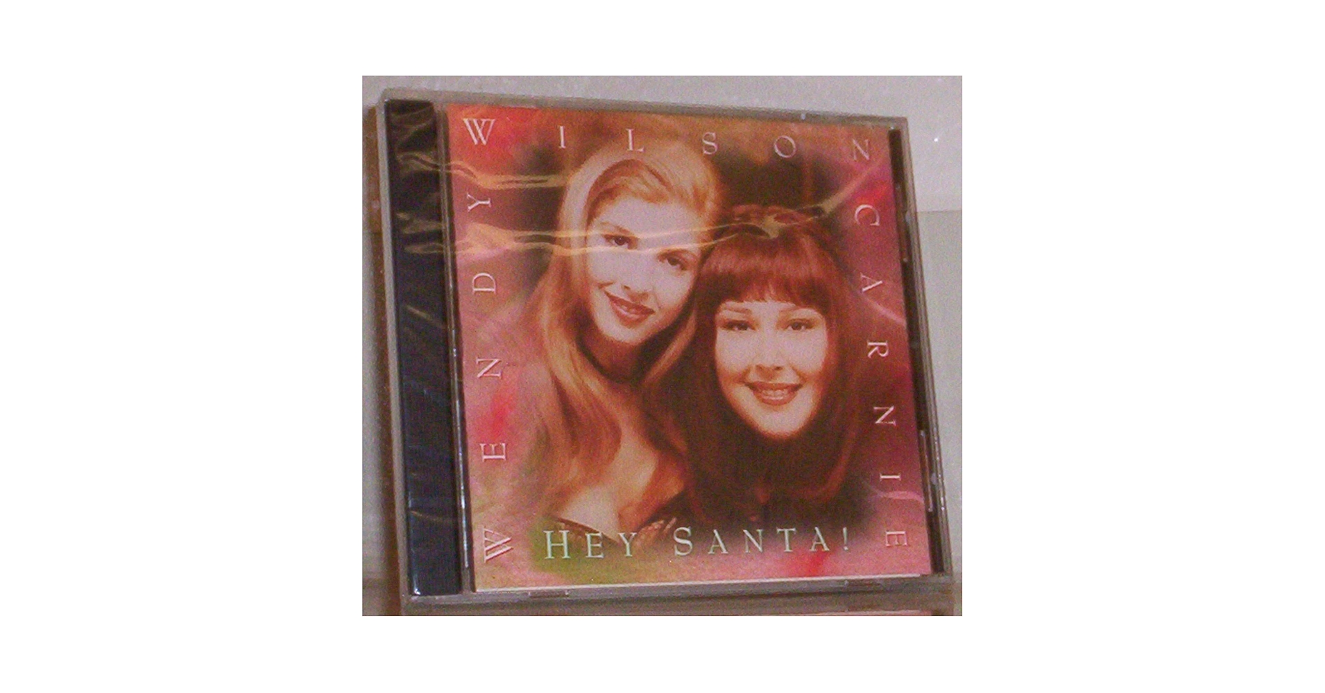 Carnie and Wendy Wilson - Hey Santa! - Amazon.com Music
