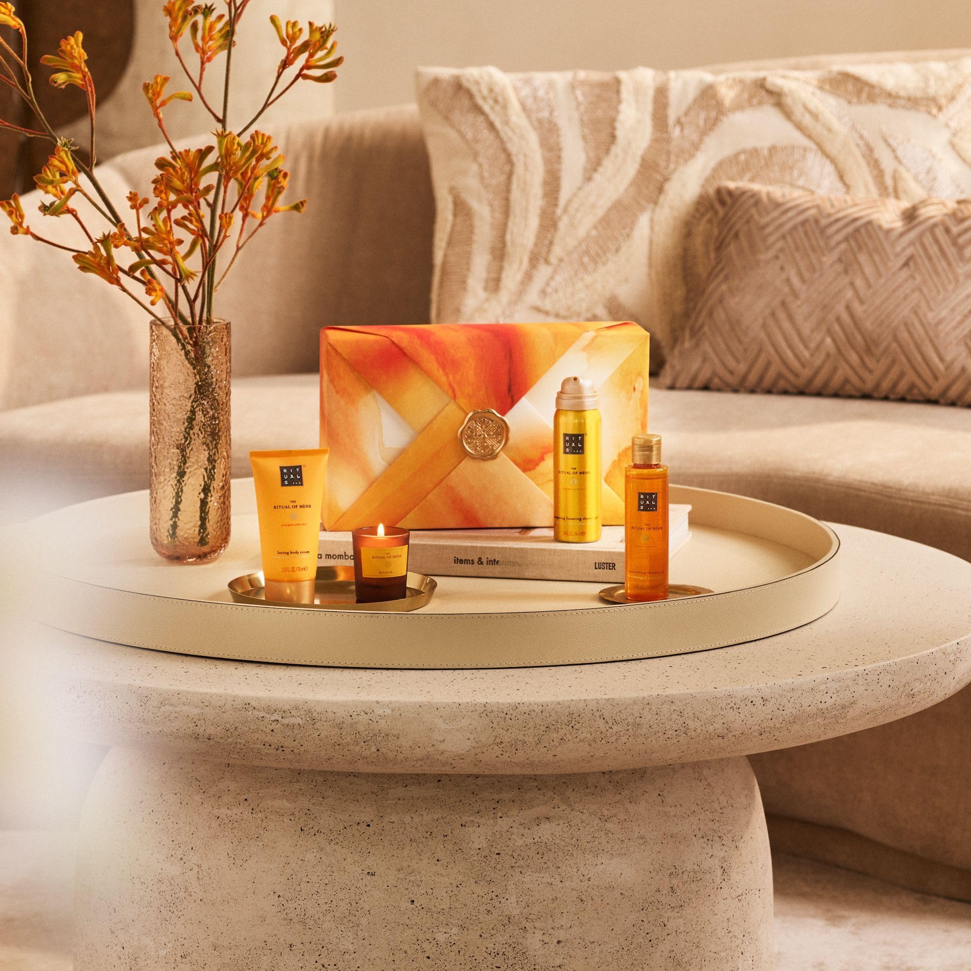 RITUALS Cofanetto regalo donna The Ritual of Mehr, S – Set regalo donna con 4 prodotti per la cura del corpo e della casa – Set bagno con arancia dolce e legno di cedro energizzanti