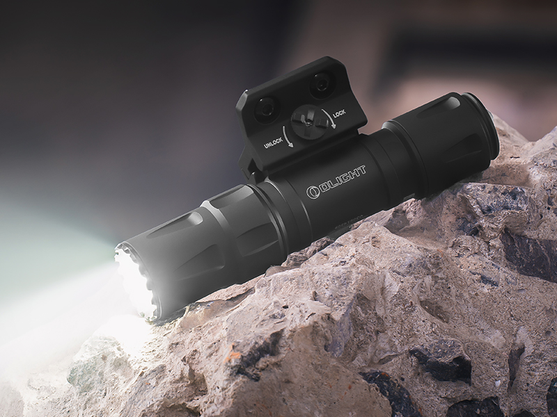 Amazon.co.jp: OLIGHT(オーライト) ODIN S 懐中電灯 ウェポンライト