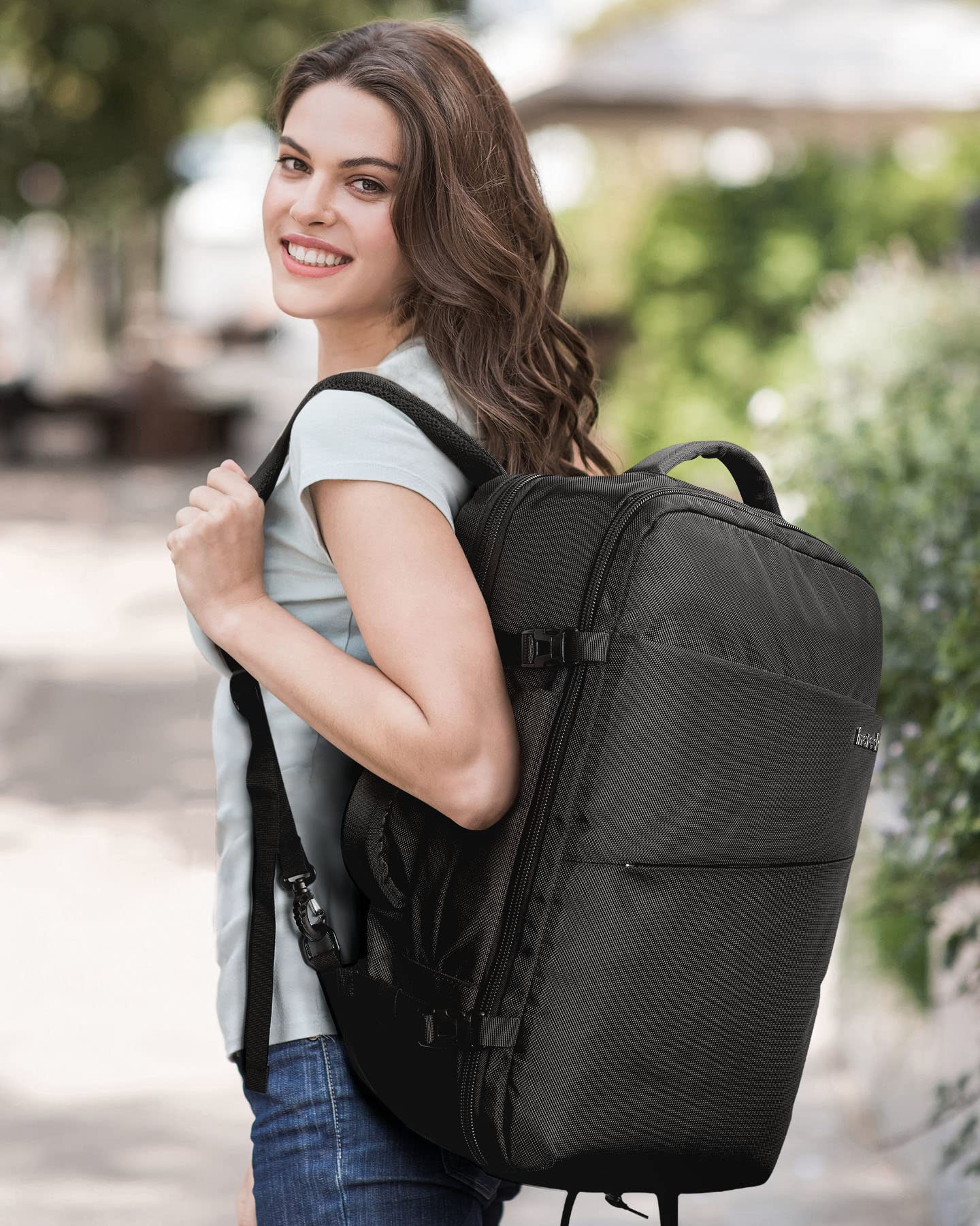 Inateck 35L Supergroßer Handgepäck Reiserucksack Laptop Rucksack für 15,6-17 Zoll Notebooks, Flug Genehmigt Kabinenrucksack für Weekender | Spritzwassergeschützt laptop backpack, für 15,6-17 Zoll Notebooks, Flug Genehmigt Kabinenrucksack, Weekender/Busine