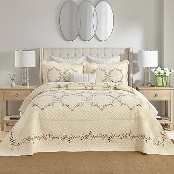 DDUOXIN Embroidery Floral Bedspreads Queen Size 102"x120" - Cotton Reversible Oversized Quilt with 2 Pillow Shams, Farmhouse Lightweight Bedspread Coverlet Set, White/Green/Red, Queen, 3 Piece