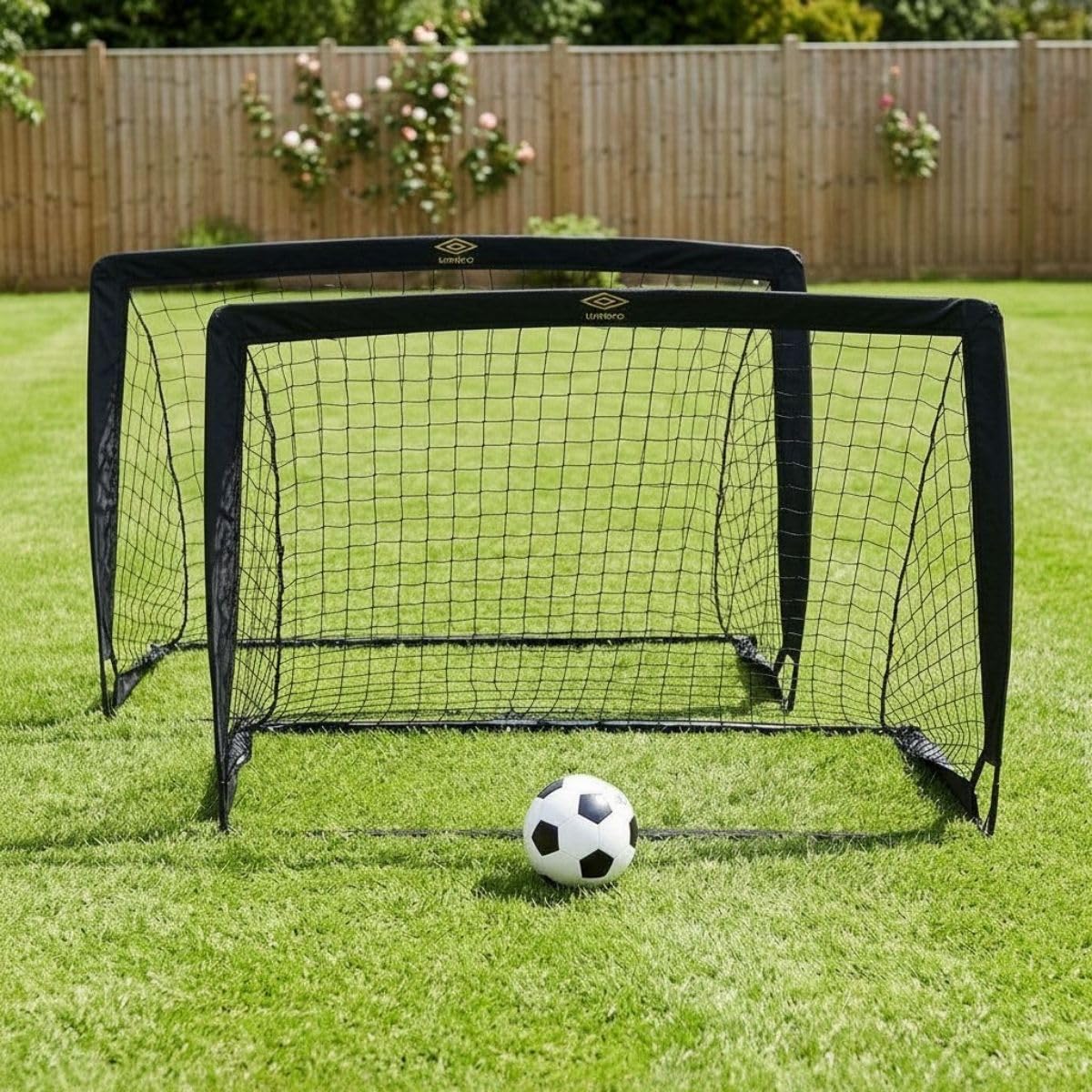 Umbro Fußballtor 50 x 44 x 44 cm - Fußballtore Set von 2 - Faltbares Fussballtor - Fussballtore für Garten Kinder