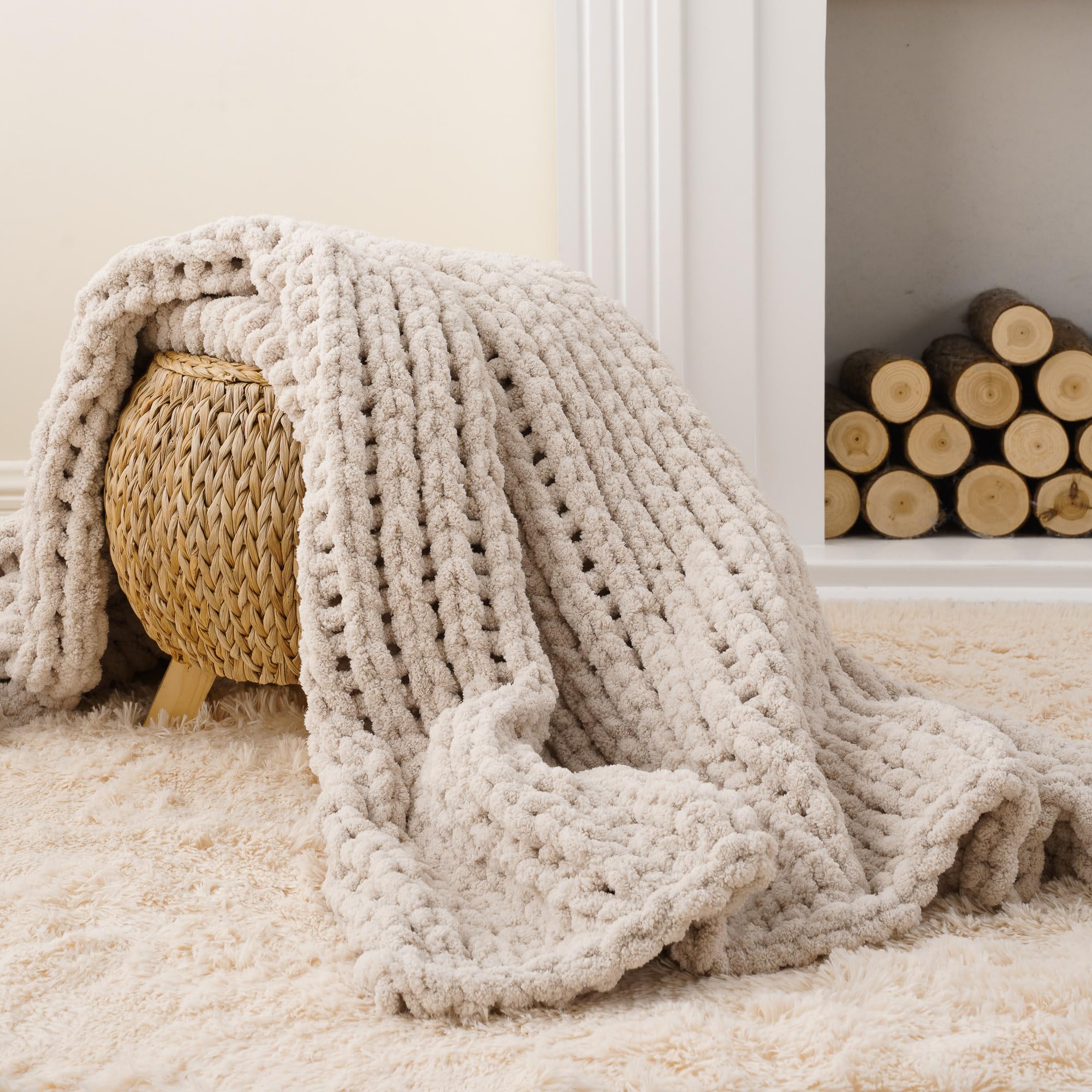 Battilo Manta de punto grueso, manta de felpilla suave y gruesa, 50 x 60 pulgadas, hecha a mano, manta de ganchillo de punto trenzado grande para sofá, cama, decoración del hogar, color gris pardo