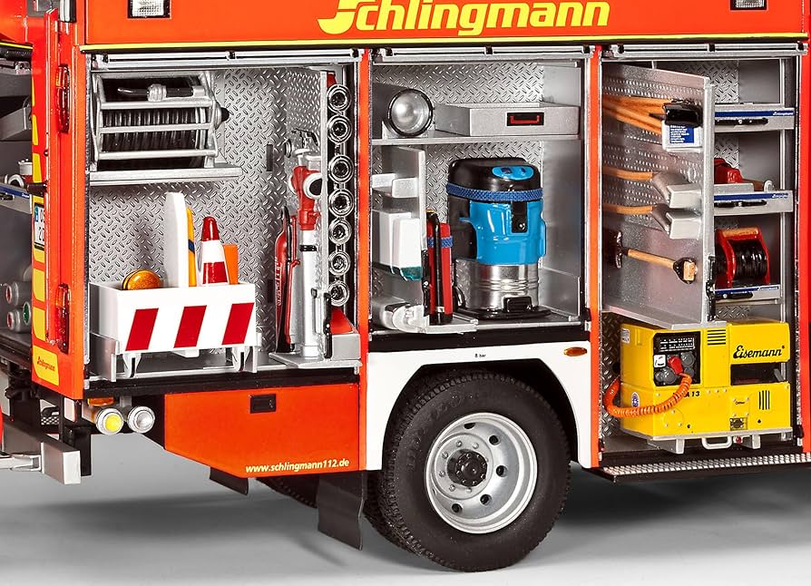 【新品】ドイツレベル　1/24　ベンツ　消防車　プラモデル 新品】ドイツレベル 1/24 ベンツ 消防車 プラモデル Amazon