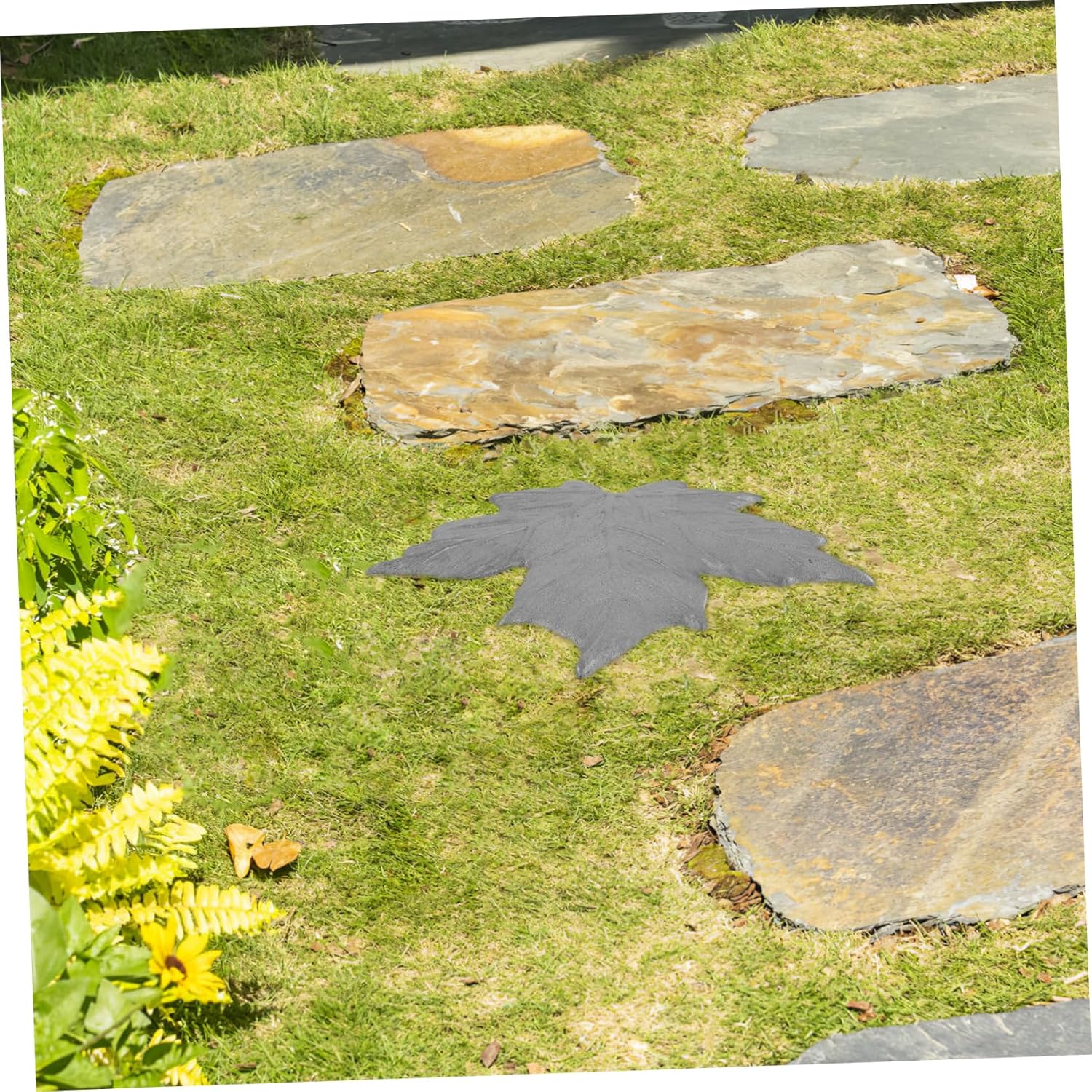 Garden Stepping Stone Maple Leaf Cast Iron Outdoor Pathway Decor Stone for Walkway for Garden Path Housewarming