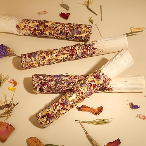 Miniatura 8 de Abizoo Juguetes naturales para masticar conejos, 10 palitos de bambú dulce para conejos con pétalos, juguetes masticables de conejito para conejillo