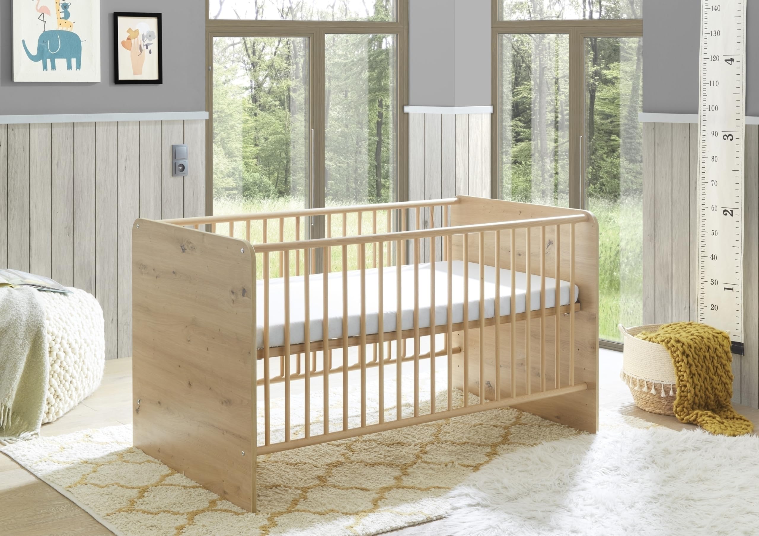 Babyzimmer-Komplettset >Birta< Kleiderschrank 153,8x200x58,2cm, Babybett 78x90x143cm, Wickelkommode 120x99,3x77,6cm, Wandboard 120x30x25,5cm, Regal 60x200x38,2cm, Artisan Eiche Dekor / Salbei.