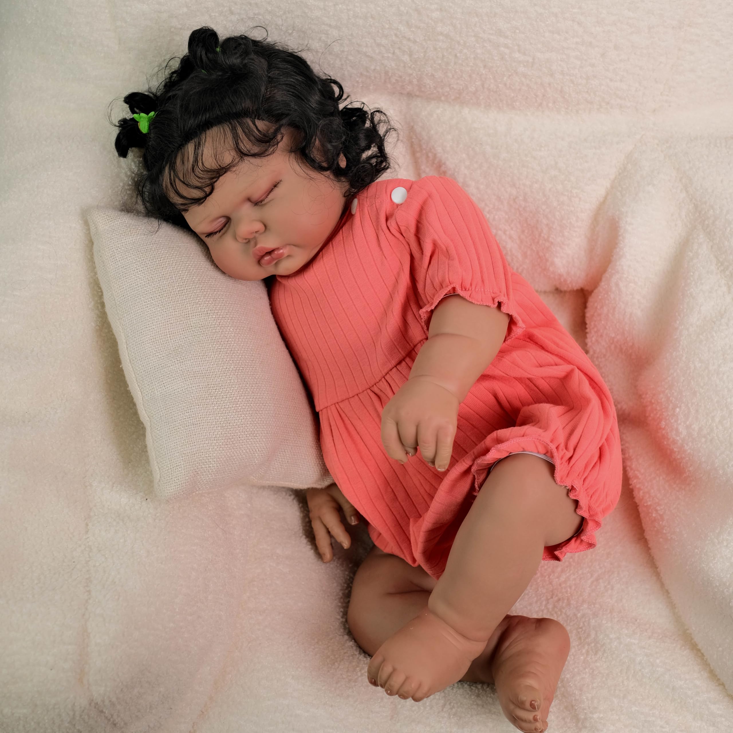 Reborn Babypuppen Schlafendes Mädchen 24 Zoll Afroamerikanisch Realistische Neugeborene Baby Puppen Weicher Körper Lockiges Haar Und Schwarzbrauner Haut Lebensechte Kleinkind Puppe