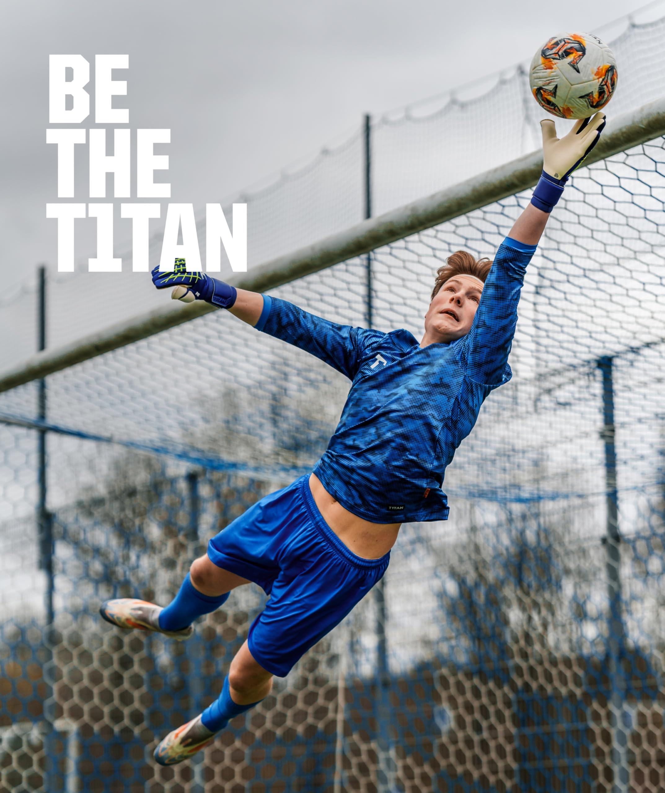 T1TAN Guantes de Portero Beast, para Adultos, Guantes de fútbol Unisex, Agarre Profesional de 4 mm, Tallas 6-11