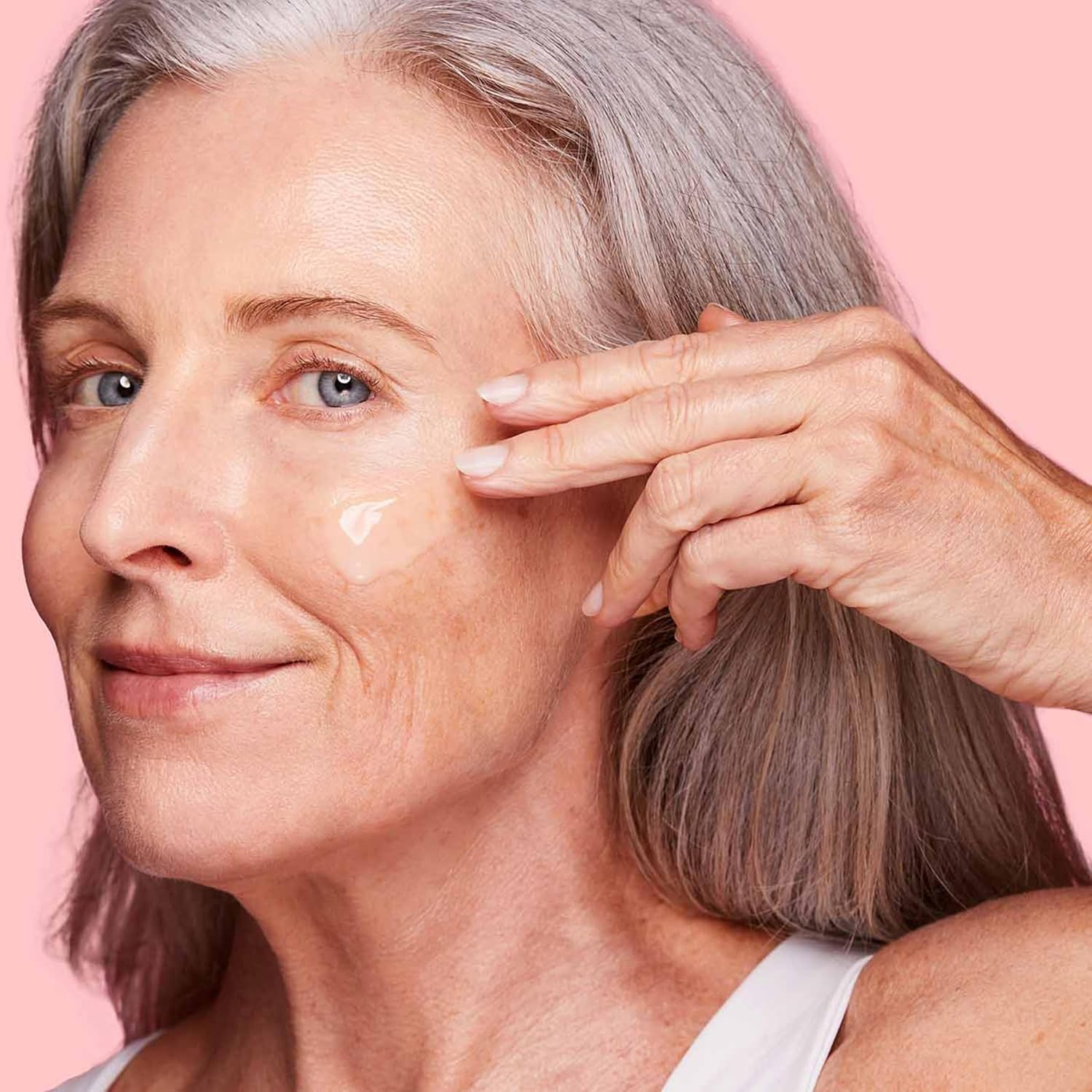 Clarins Super Restorative Remodelling Anti-Aging Serum For Mature Skin Weakened By Hormonal Changes | Replenishes, Illuminates and Helps Visibly Define Facial Contours | Targets Dark Spots & Wrinkles - Image 3