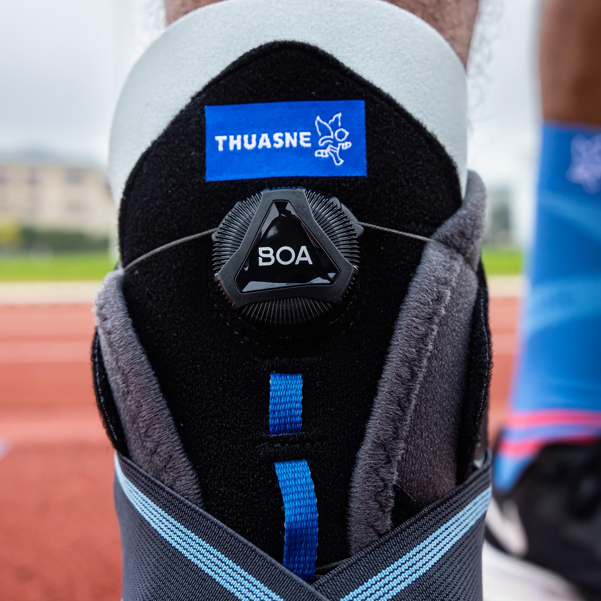 Thuasne Sport - Chevillère Stabilisatrice Boa - Chevillère Stabilisatrice Rigide - Entorse Sévère, Tendinopathie, Genou Instable - Indice de maintien 3/3 - Dispositif Médical CE - Bleu, M