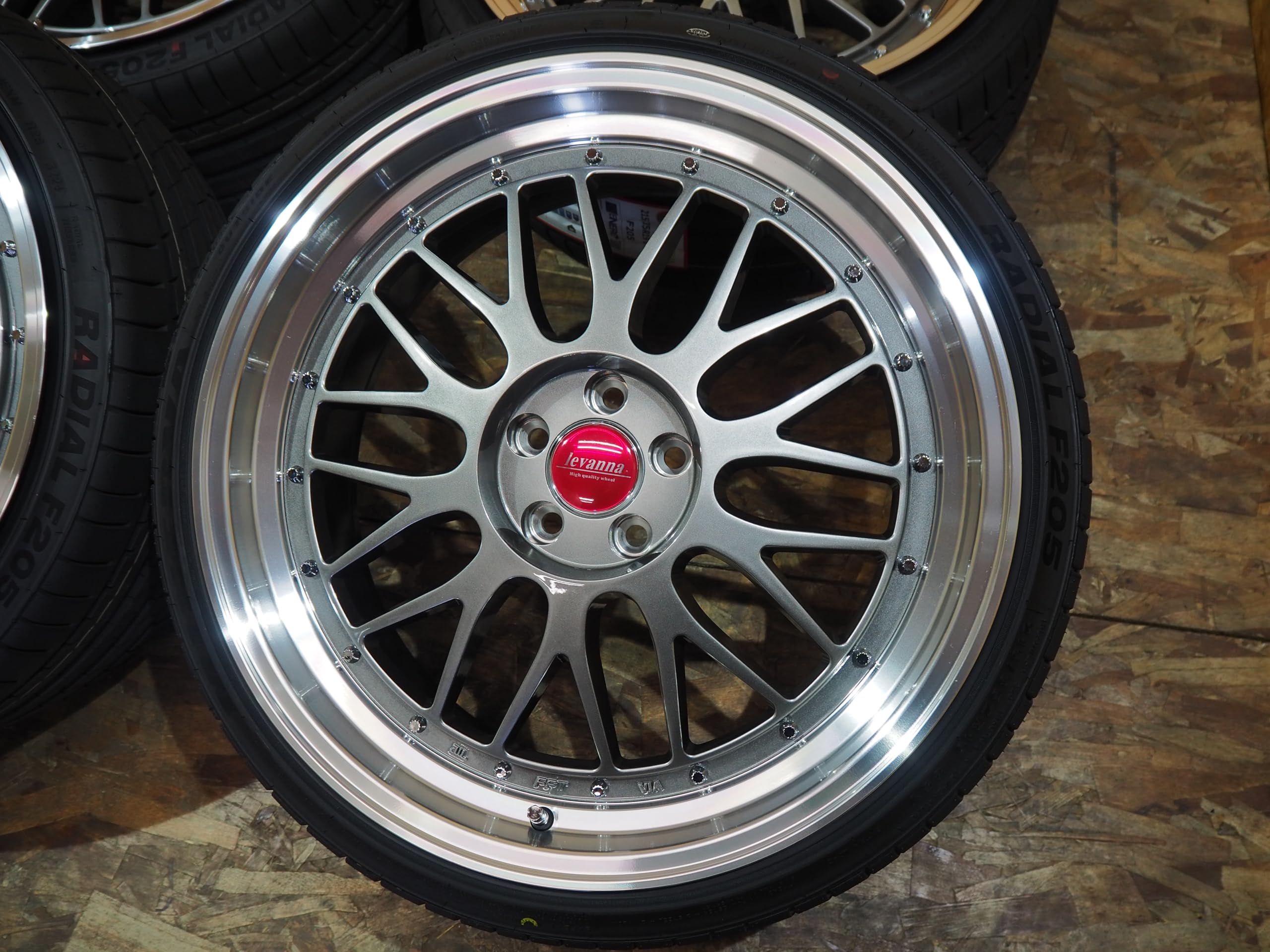 メッシュ深リム19inch ドレスアップホイール1台分 メッシュ深リム19inch ドレスアップホイール1台分