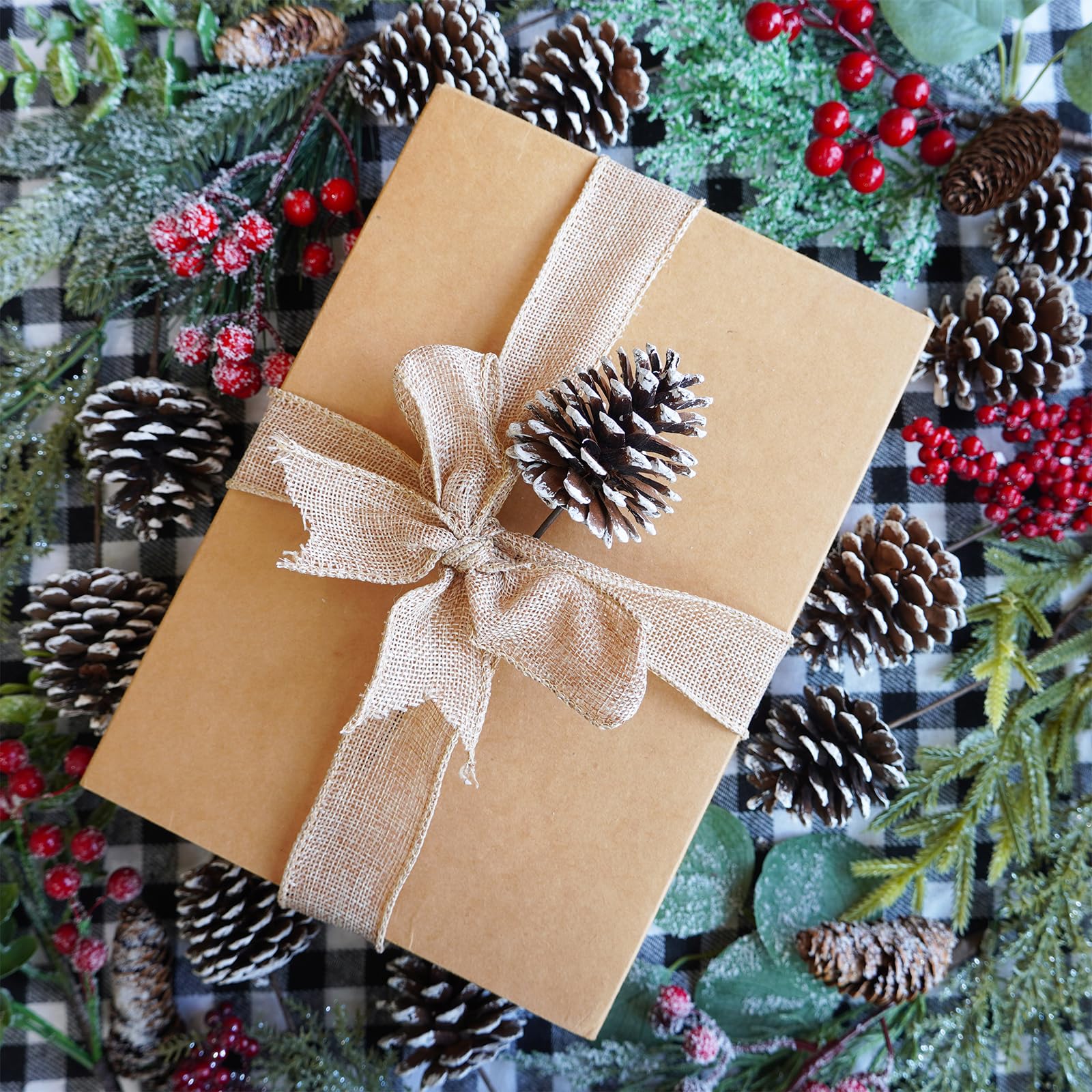 Winlyn 20 púas de piña naturales esmeriladas, adornos de piña con punta blanca con tallos con alambre de 6.9 pulgadas de alto para árbol de Navidad, arreglos florales, manualidades, corona, decoración