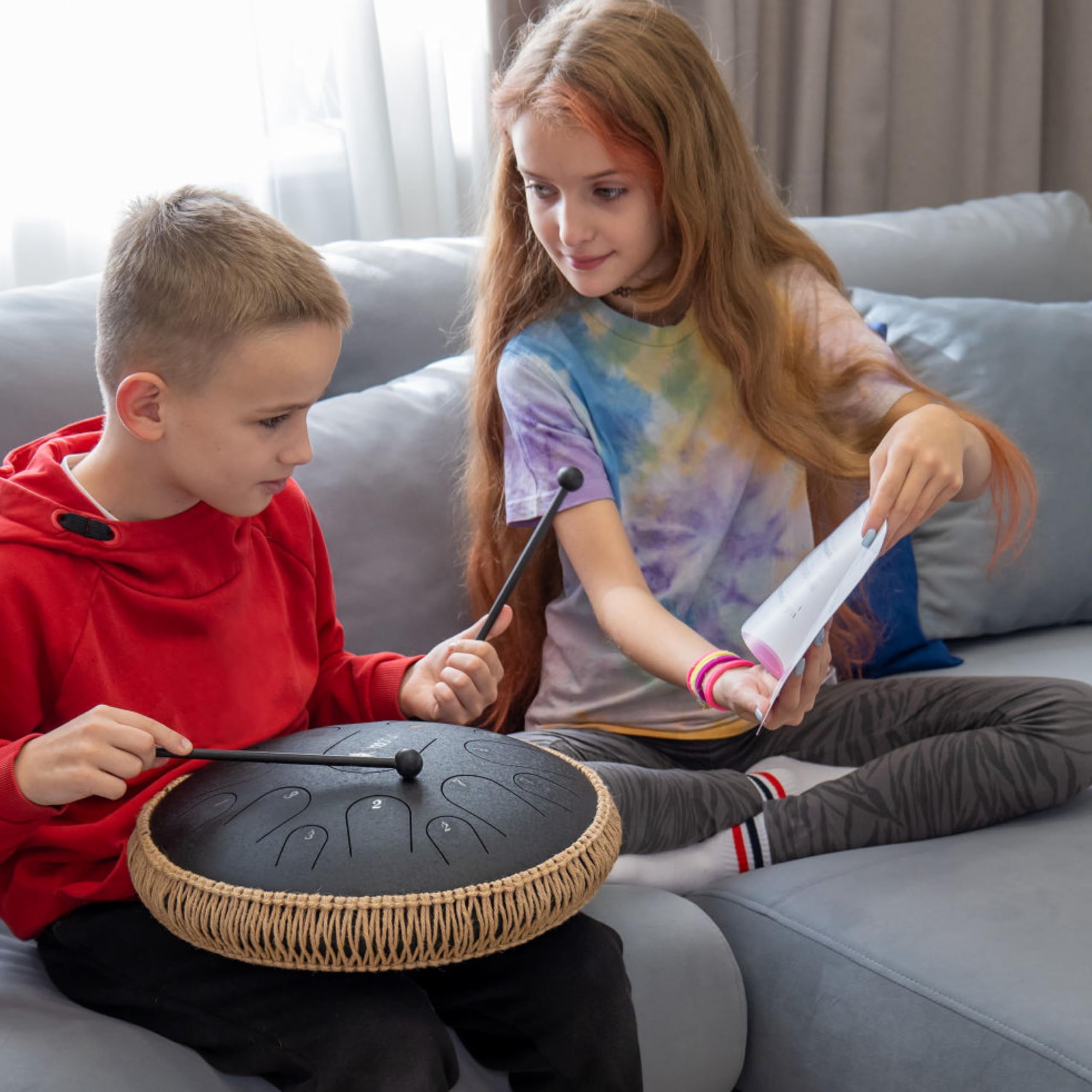 Zungentrommel "Premium" C - Dur in Gold - 35 cm groß mit 15 Tönen - Steel Tongue Drum inkl. Liederbuch, Schlägel, Fingersticks und Tragetasche - Notenlesen nicht nötig, einfach zu spielen.