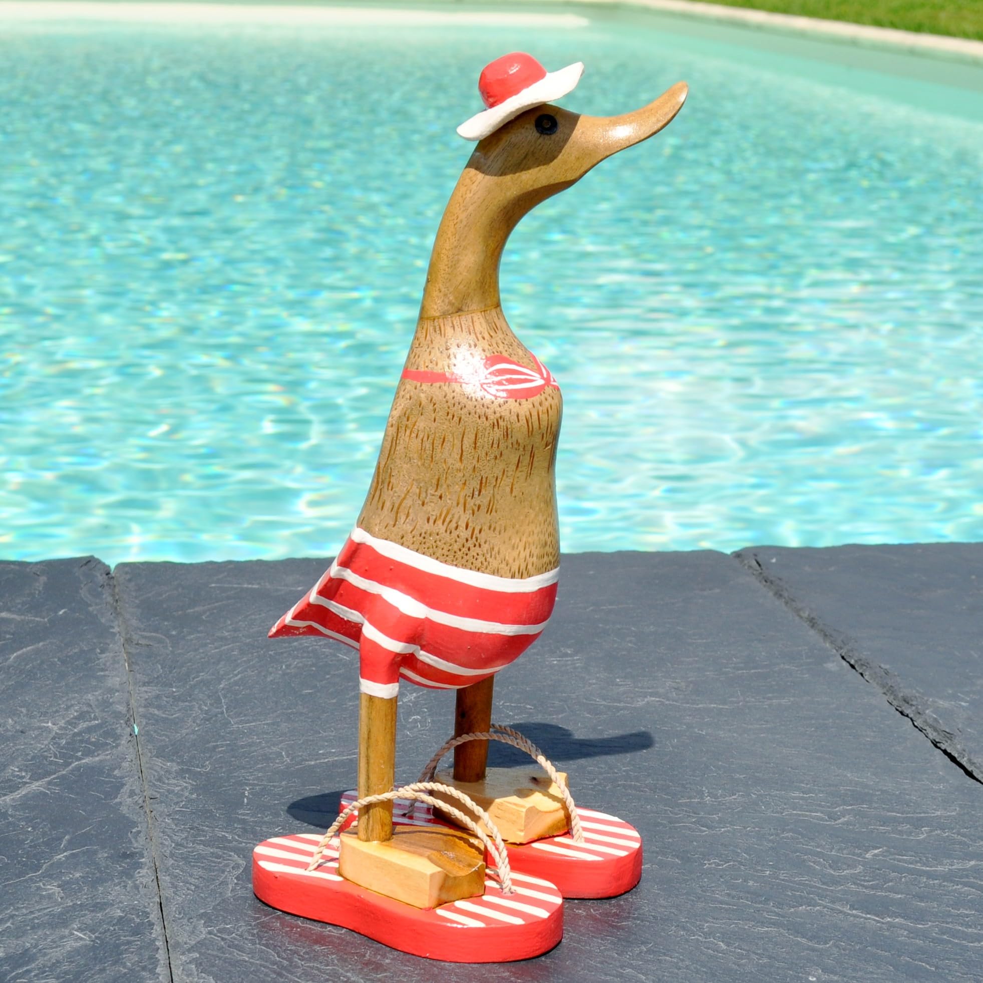 Canard en bikini fait main en bois pour sublimer la déco de votre salle de bain