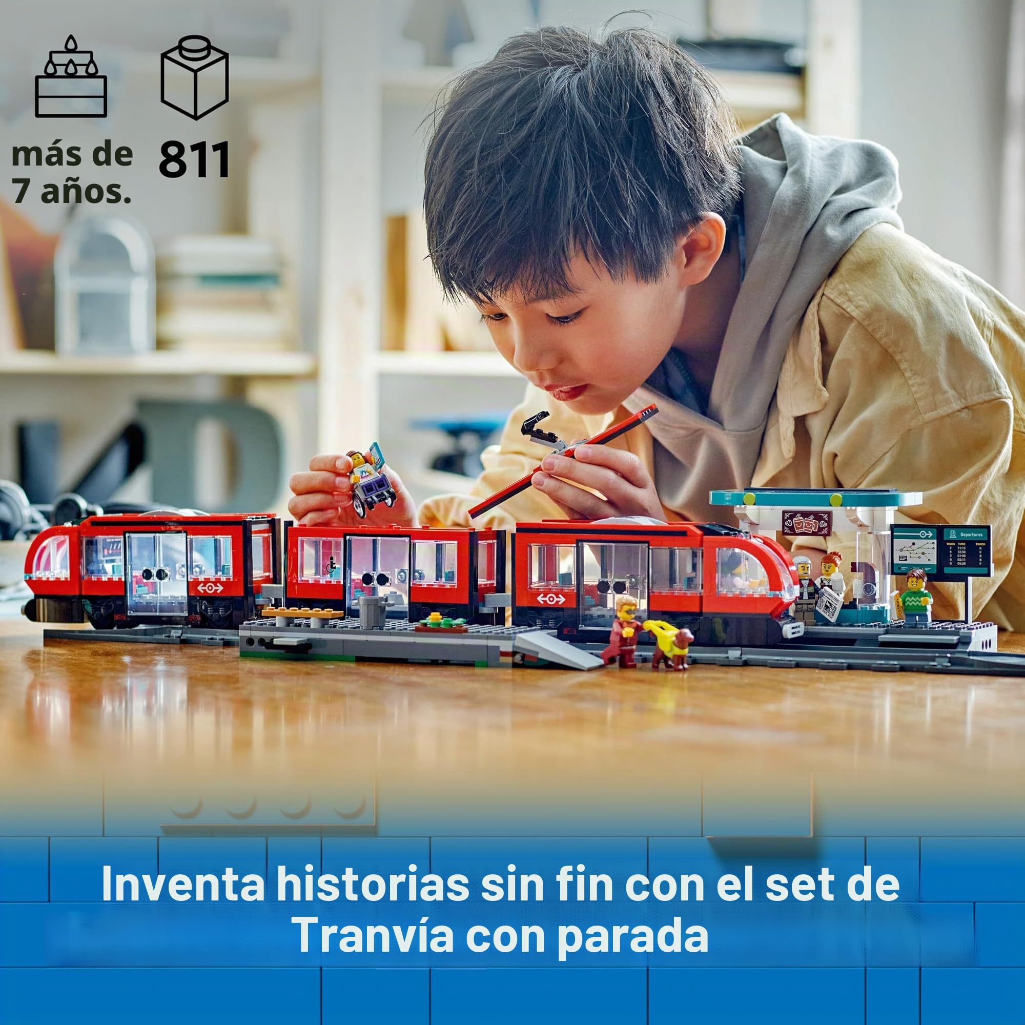 LEGO City Tranvía con parada (60423): Extensión de vías (60205) - Parte de las novedades de 2024, tren con estación y vías