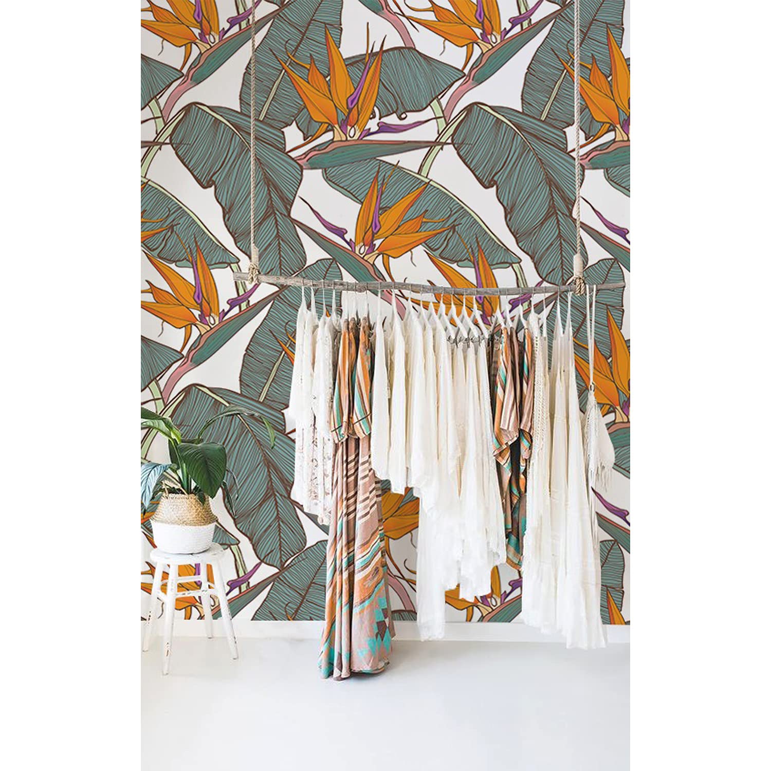 Papier peint fleurs paradis tropicaux pour créer une ambiance jungle dans votre chambre