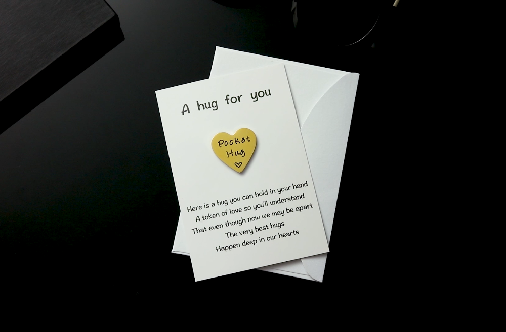 Pocket Hug Heart Token Mit Karte – Kleines Geschenk Für Liebste Auf Distanz