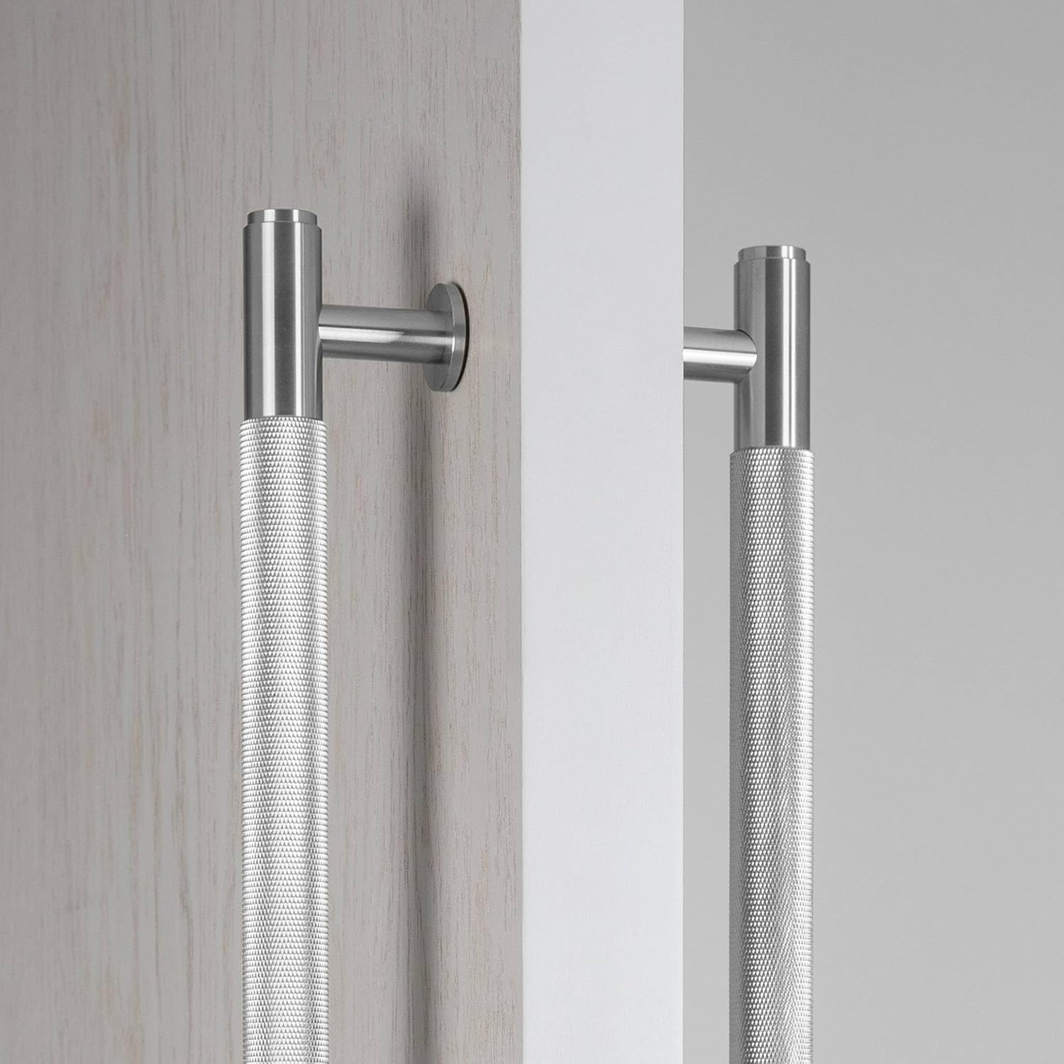 Buster and Punch Pull Bar Double-Sided Cross Knurl Black