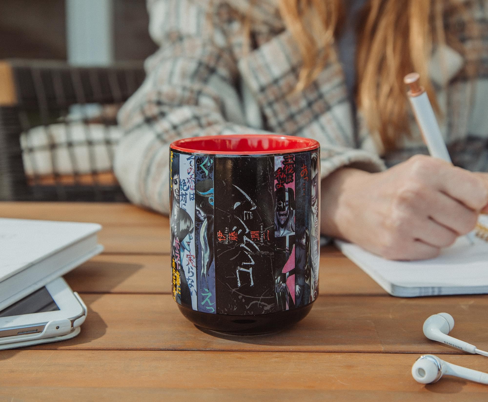 Silver Buffalo Junji Ito Panel Poster asiatischer Stil Keramik-Teetasse | Traditionelle japanisch inspirierte Tasse ohne Griff | Fassungsvermögen: 266 ml