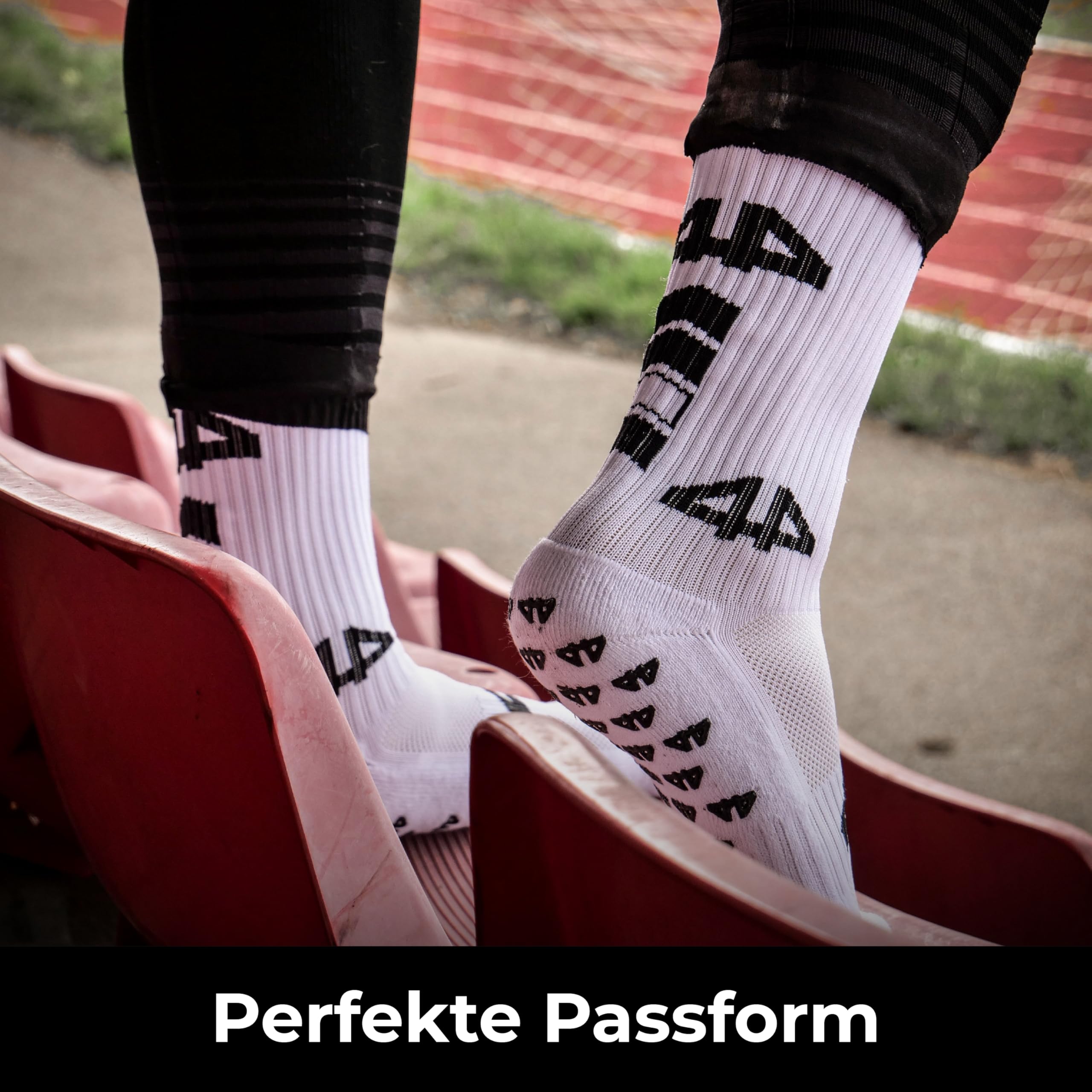 PASTE Grip Socken Fußball 3er Pack Weiß – Ready for Sport - Rutschfest & atmungsaktiv – Onesize für Herren & Damen – Fußballsocken mit Anti-Rutsch-Noppen – Football Socks – Fußballsocken