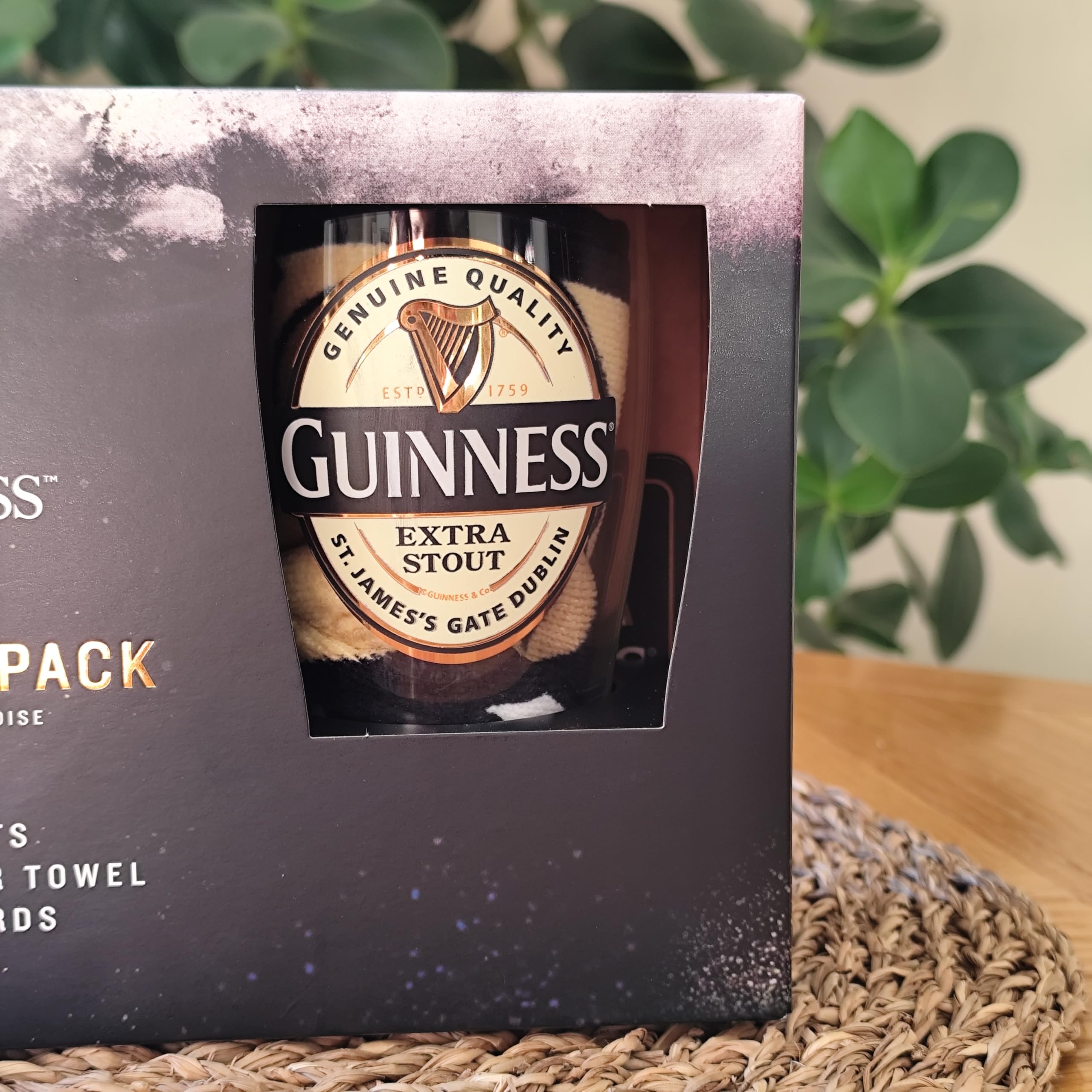 Guinness Home Bar Pack Label Pint Glasses, Black - Image 4