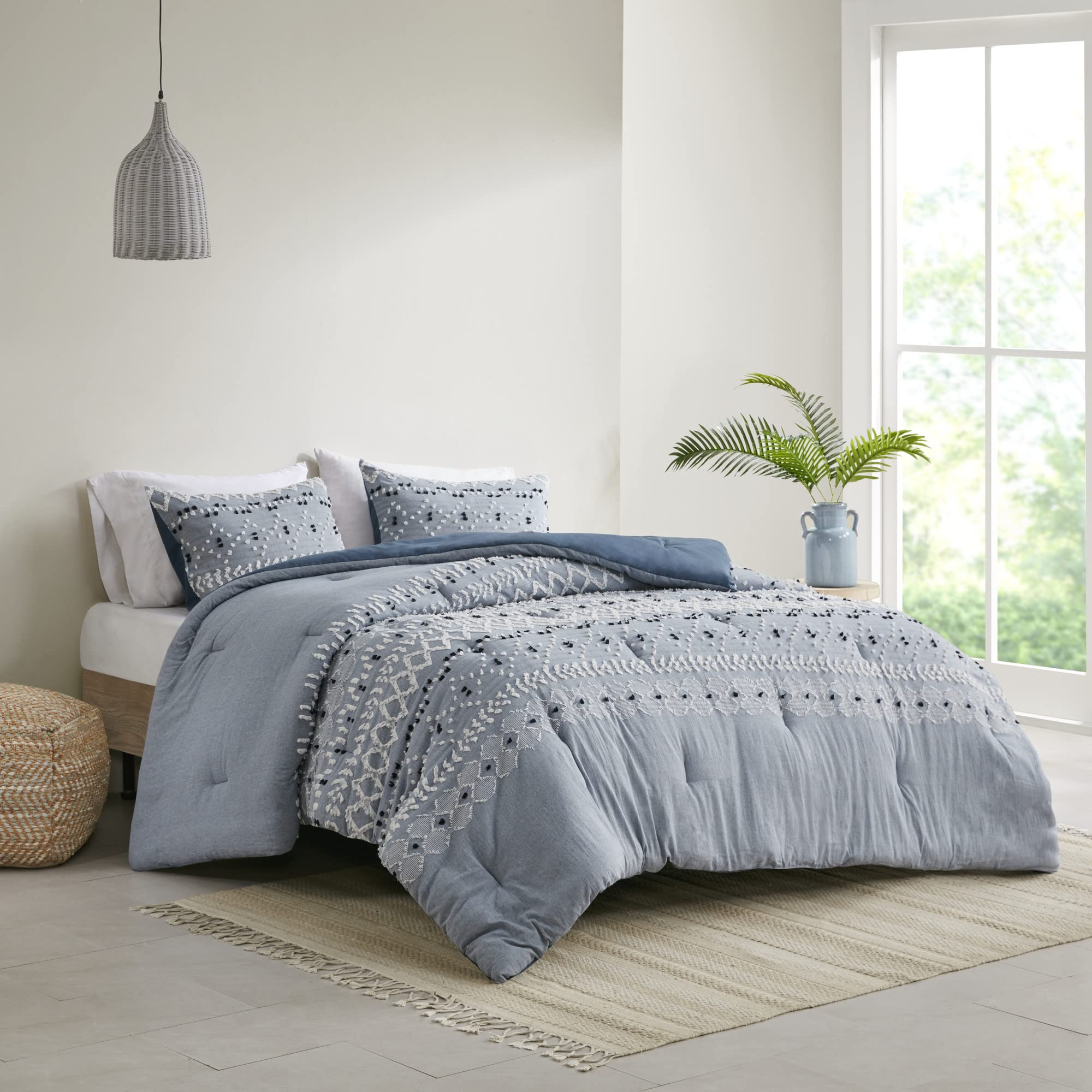INK+IVY Dora Organic Cotton Comforter Set, Chambray with Textured Clipped Yarns & Tufted Geometric Design, Breathable, All Season Boho Bedding, Matching Shams, Blue 3 Piece, King/Cal King (104"x92")