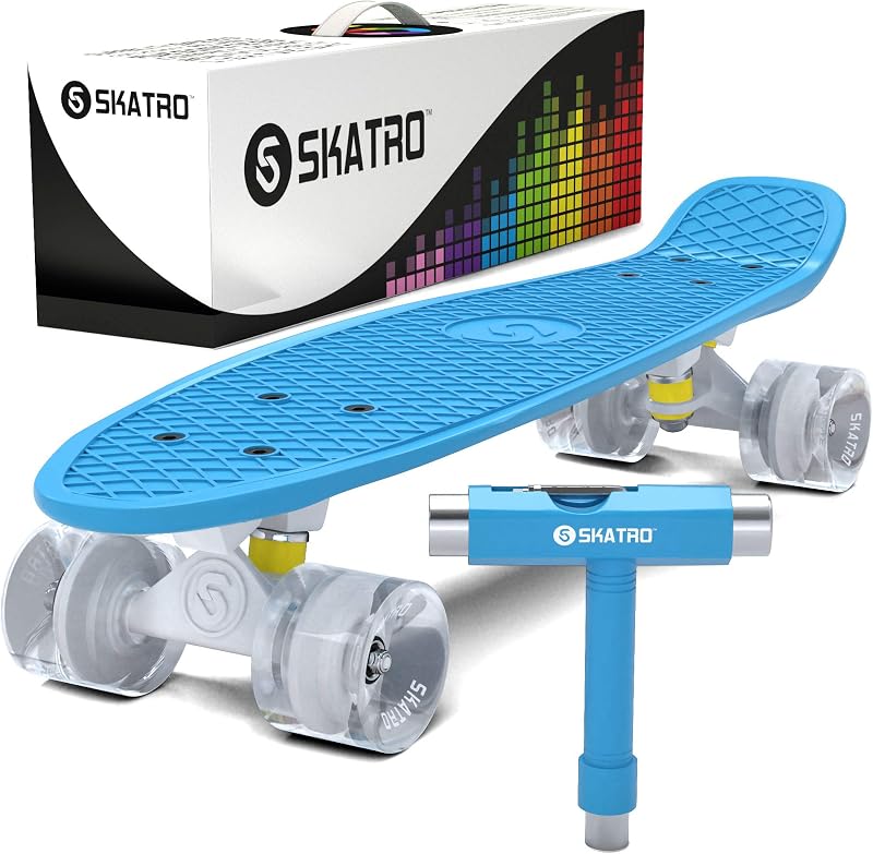 Monopatín Skatro Mini Cruiser. El tablero de plástico estilo retro de 22x6 pulgadas viene completo