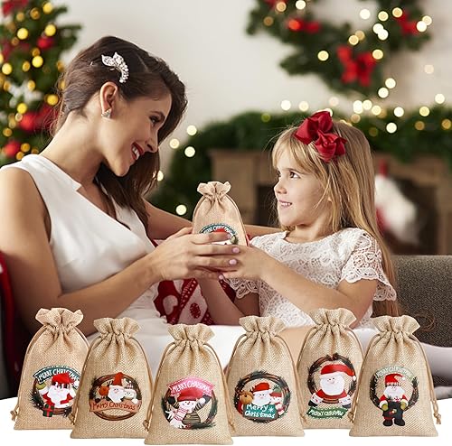 Miniatura 5 de WenTao 24 bolsas de regalo de arpillera de Navidad con cordón, bolsas reutilizables de yute para dulces de Navidad, sacos de lino festivos para