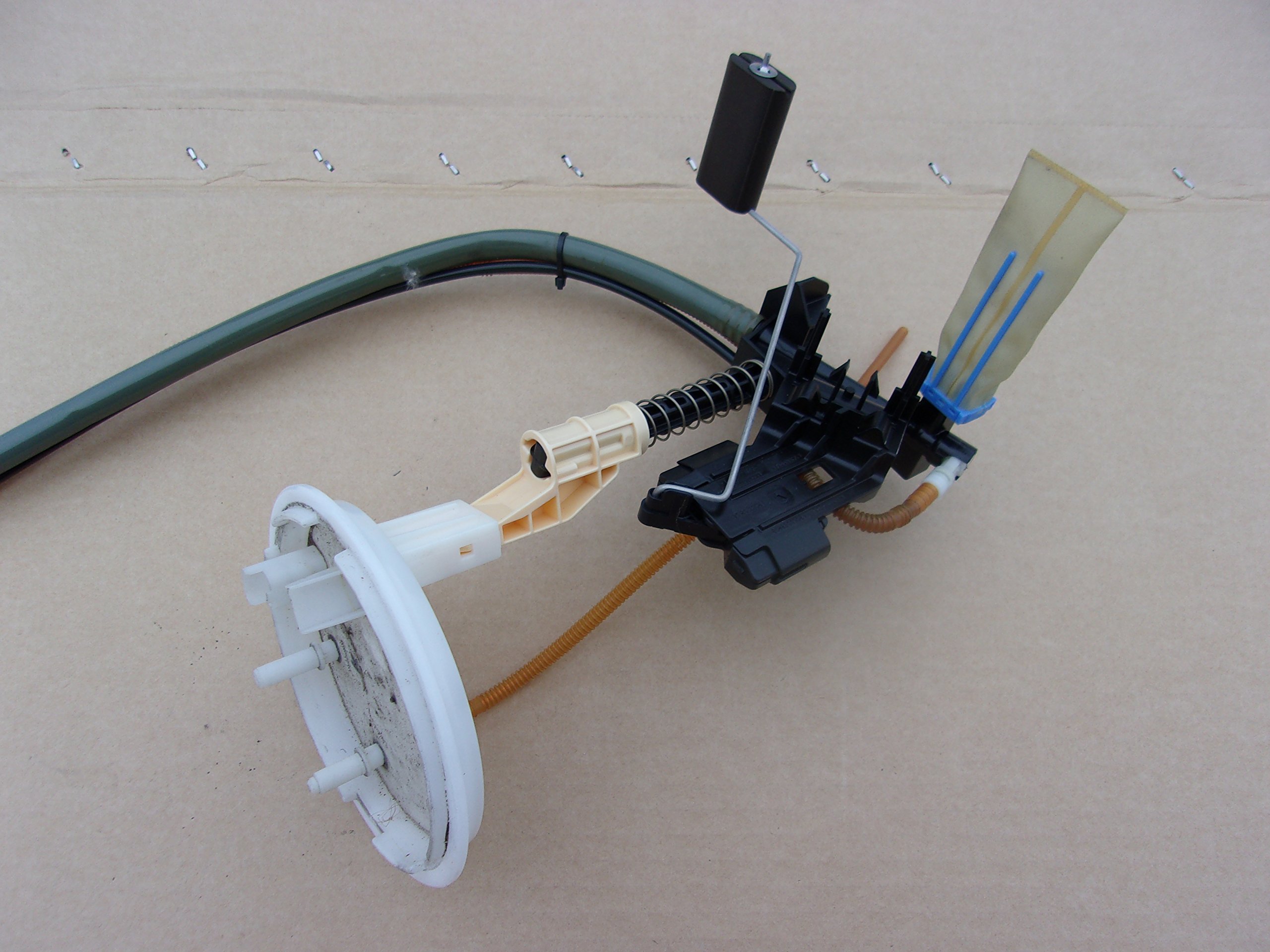 Amazon.com: Jaguar S-Type 2007 (From VIN N76898) to 2008 Fuel Tank  