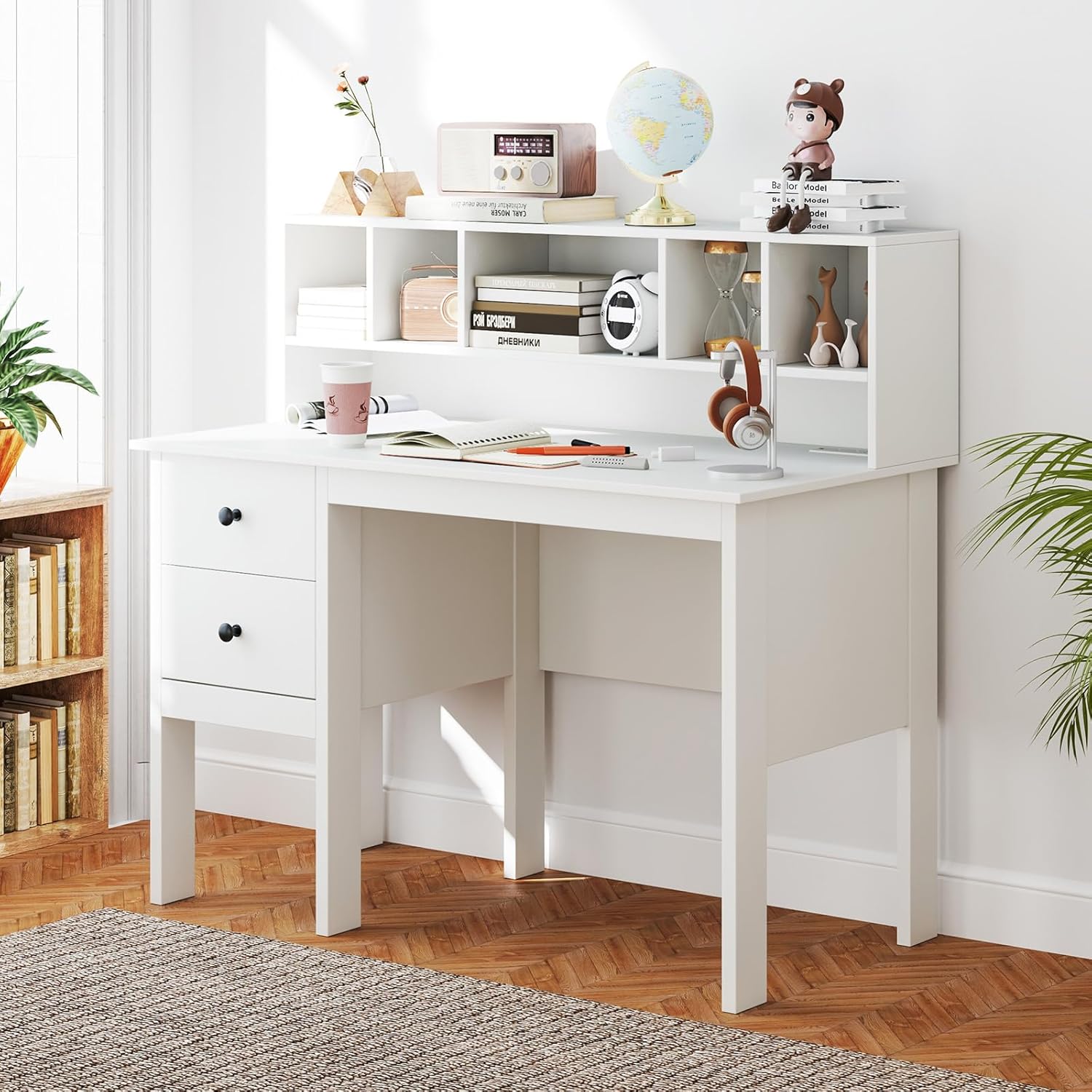 Tangkula White Desk with Drawers & Hutch, Modern Home Office Desk Writing Study Desk with Charging Station, Laptop Desk with 5 Storage Compartments, Computer Workstation Makeup Vanity Desk
