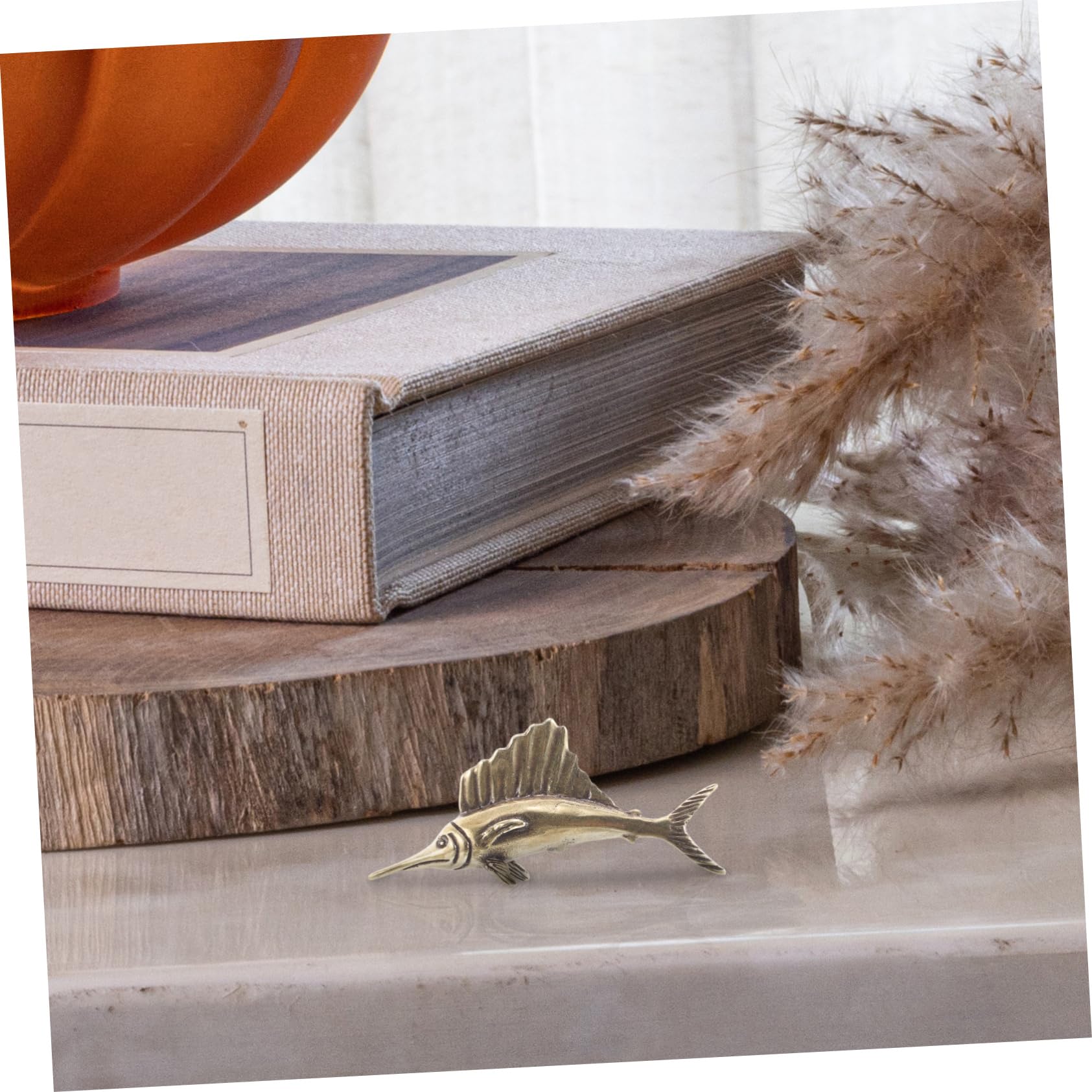Generic Vintage mosiężna figurka tuńczyka Mini statua stworzenia morskiego zwierzątko oceaniczne ozdoba do wystroju domu i herbaty Feng Shui Pet kolekcjonerska