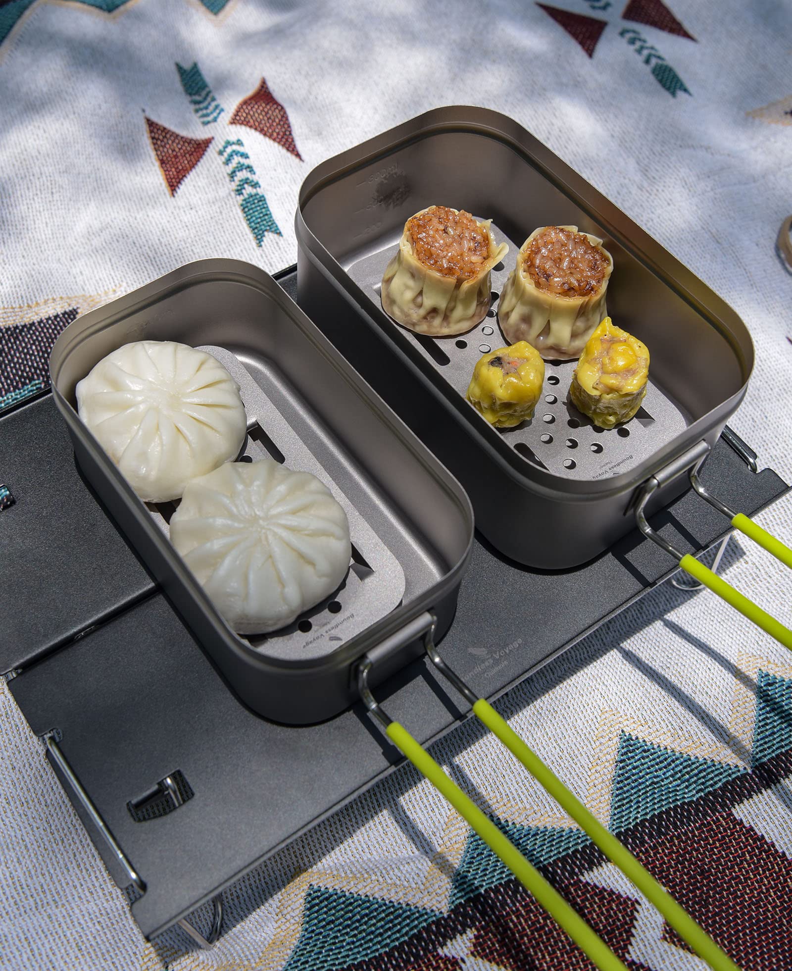 iBasingo 600ml Titan Mess Tin Outdoor Lunch Boxen Camping Pfanne Quadratische Messdose Schüssel Single Layer Bento Tragbares Leichtes Geschirr mit Erbrühungsschutzgriff Mini Dämpfgestell Ti2081C